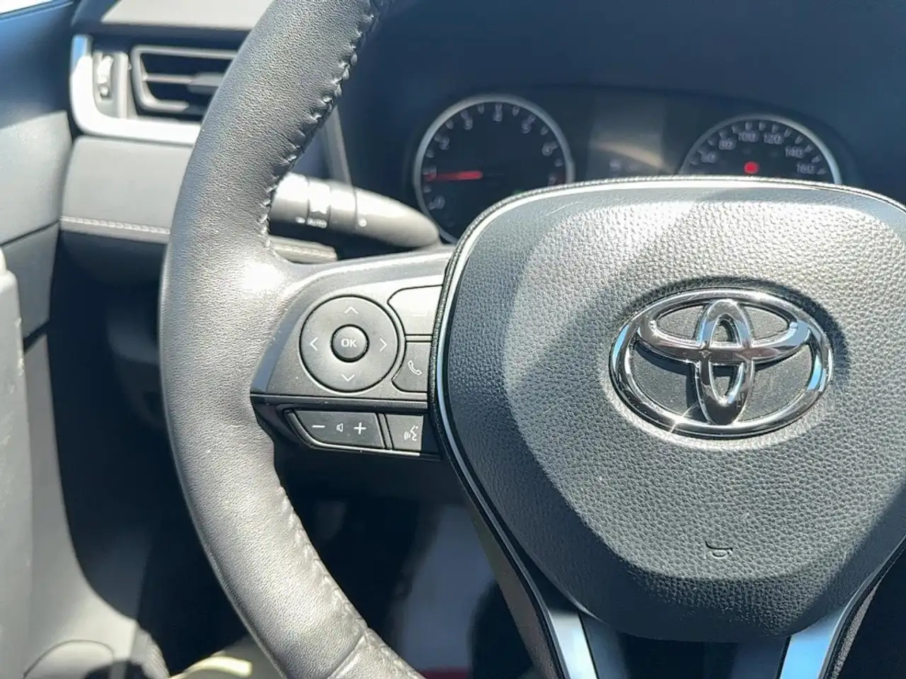 Toyota RAV 4 снимка Toyota RAV 4