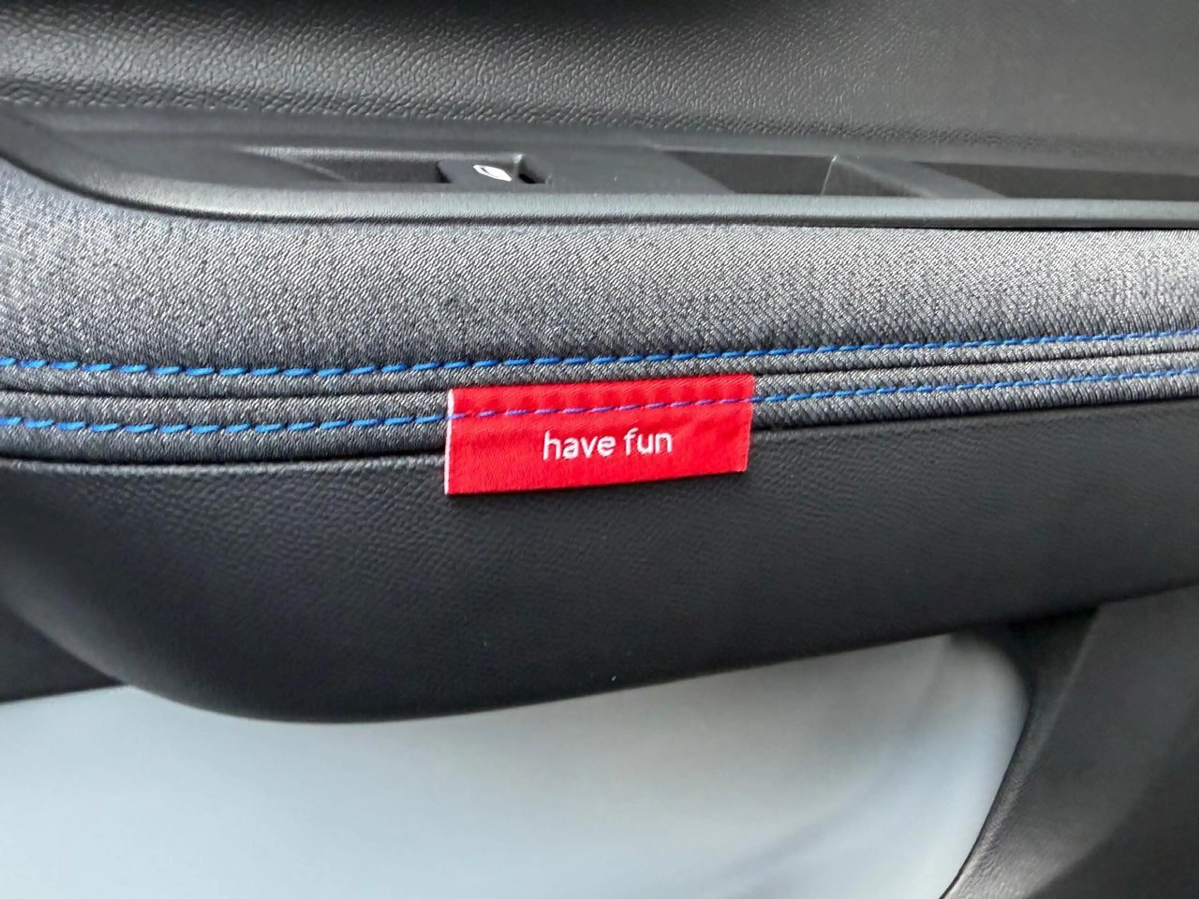 Citroen E-C3 Plus 113pk Comfort Range 44 kWh Navigatie | Cruise — photo 12