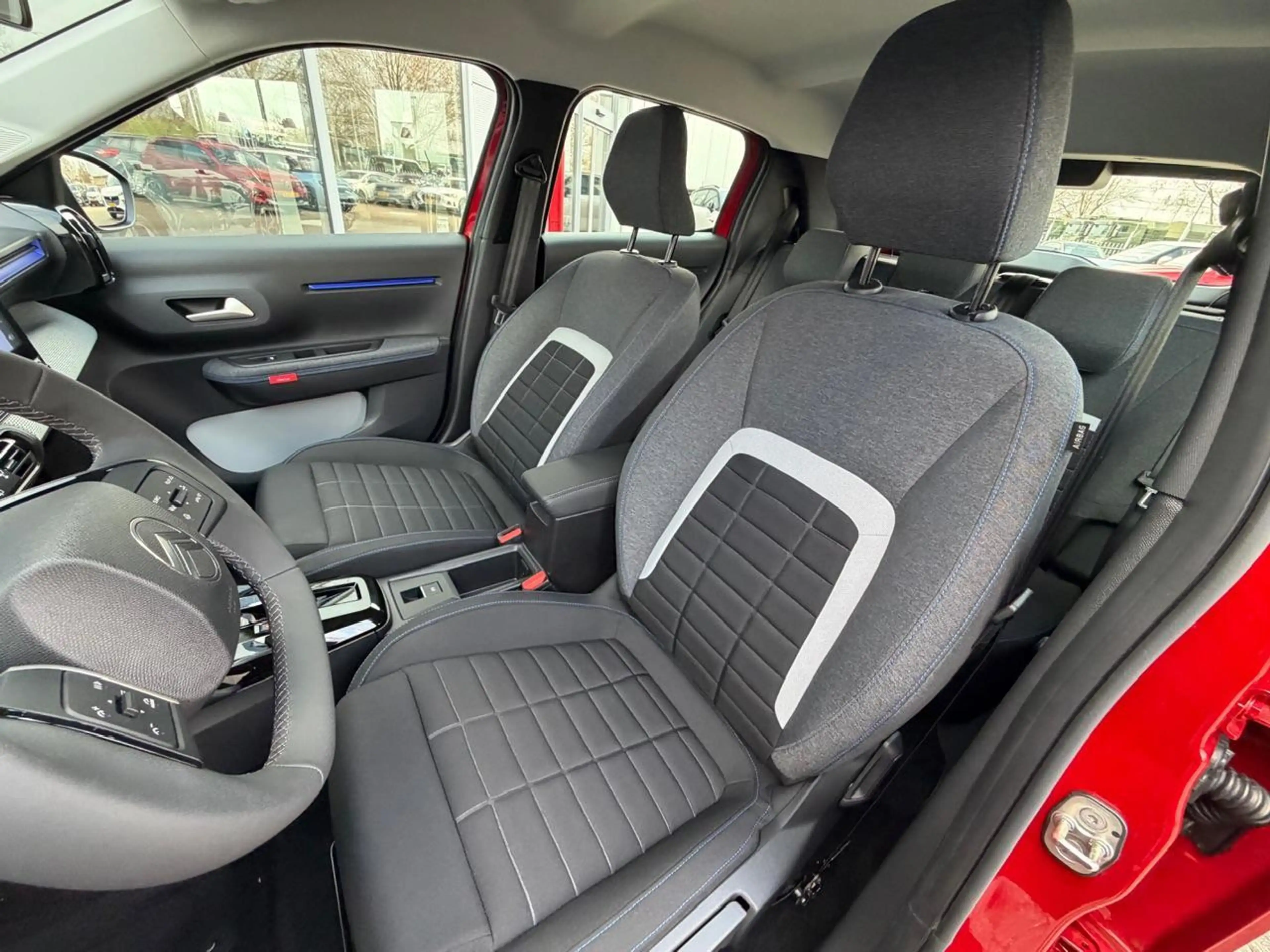 Citroen E-C3 Plus 113pk Comfort Range 44 kWh Navigatie | Cruise — photo 11