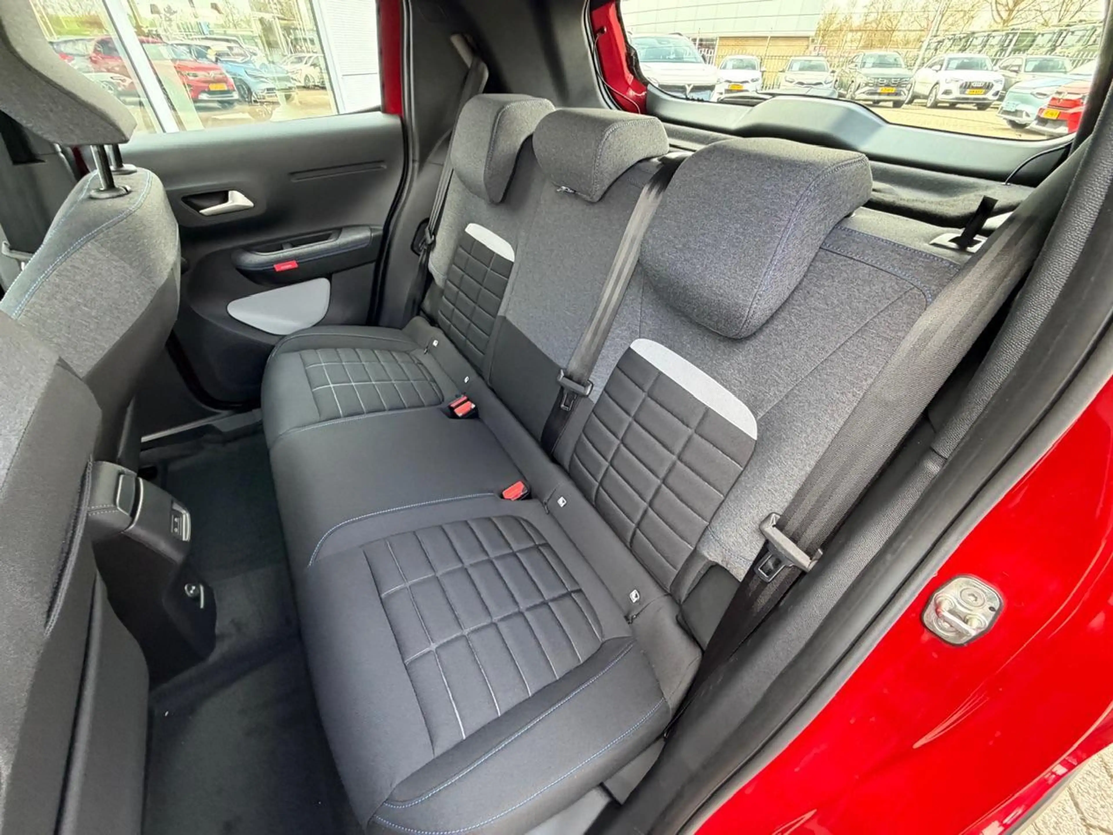 Citroen E-C3 Plus 113pk Comfort Range 44 kWh Navigatie | Cruise — photo 8