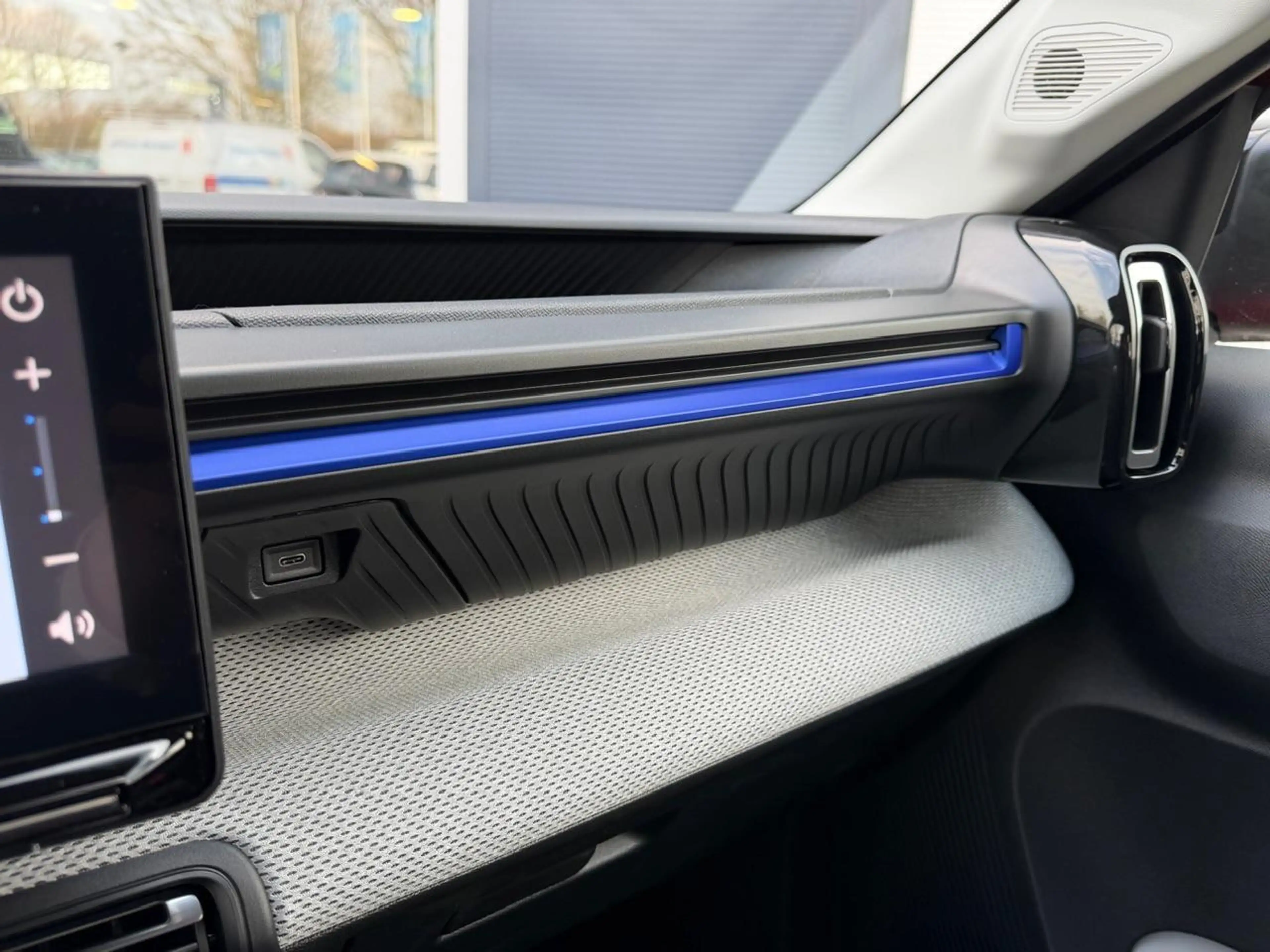 Citroen E-C3 Plus 113pk Comfort Range 44 kWh Navigatie | Cruise — photo 9