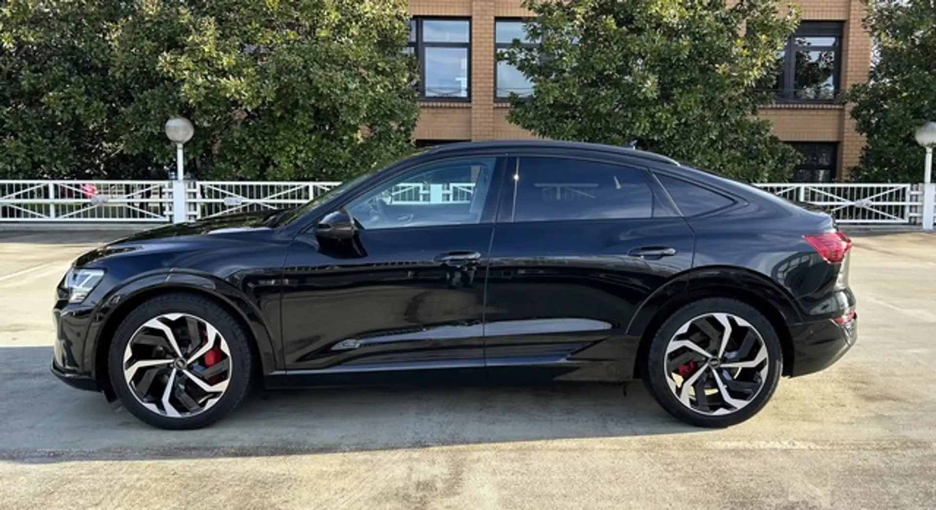 Audi Q8 e-tron Sportback 55 quattro NP:111T¤ Noir - 2