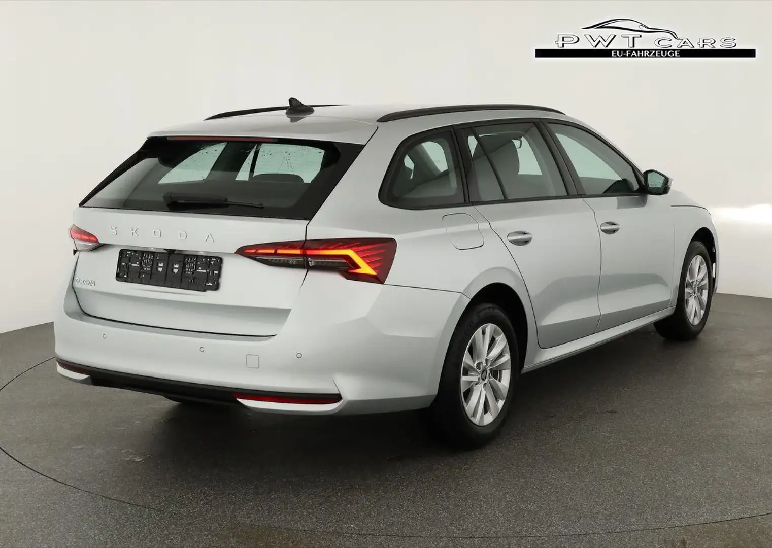 Skoda Octavia Combi 2.0 TDI 110 kW Selection DSG Selection, A... Silber - 2