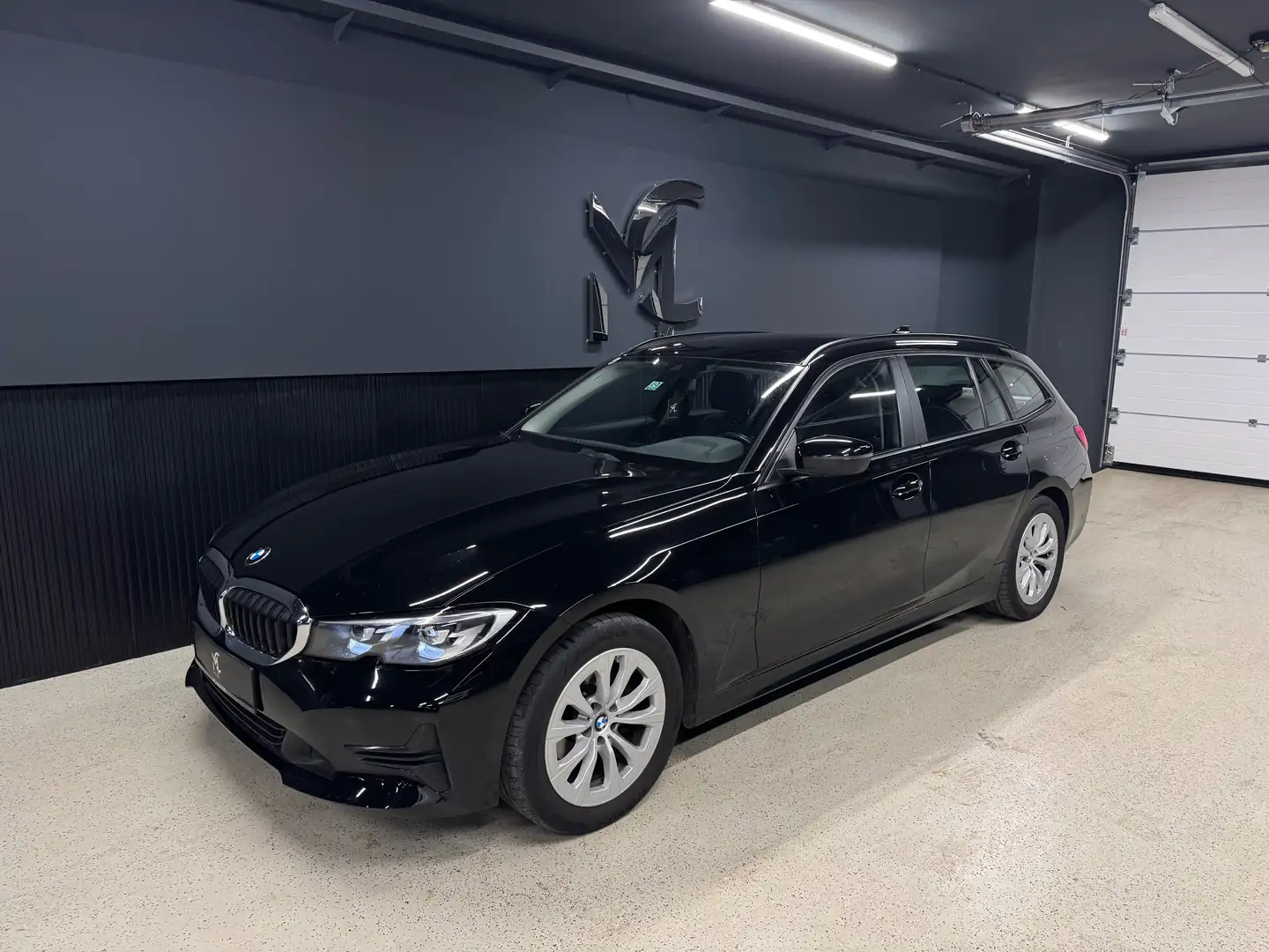 BMW 318 318d`LED`LEDER`SITZHEIZUNG`ELEKTR: HECKKLAPPE` Schwarz - 1