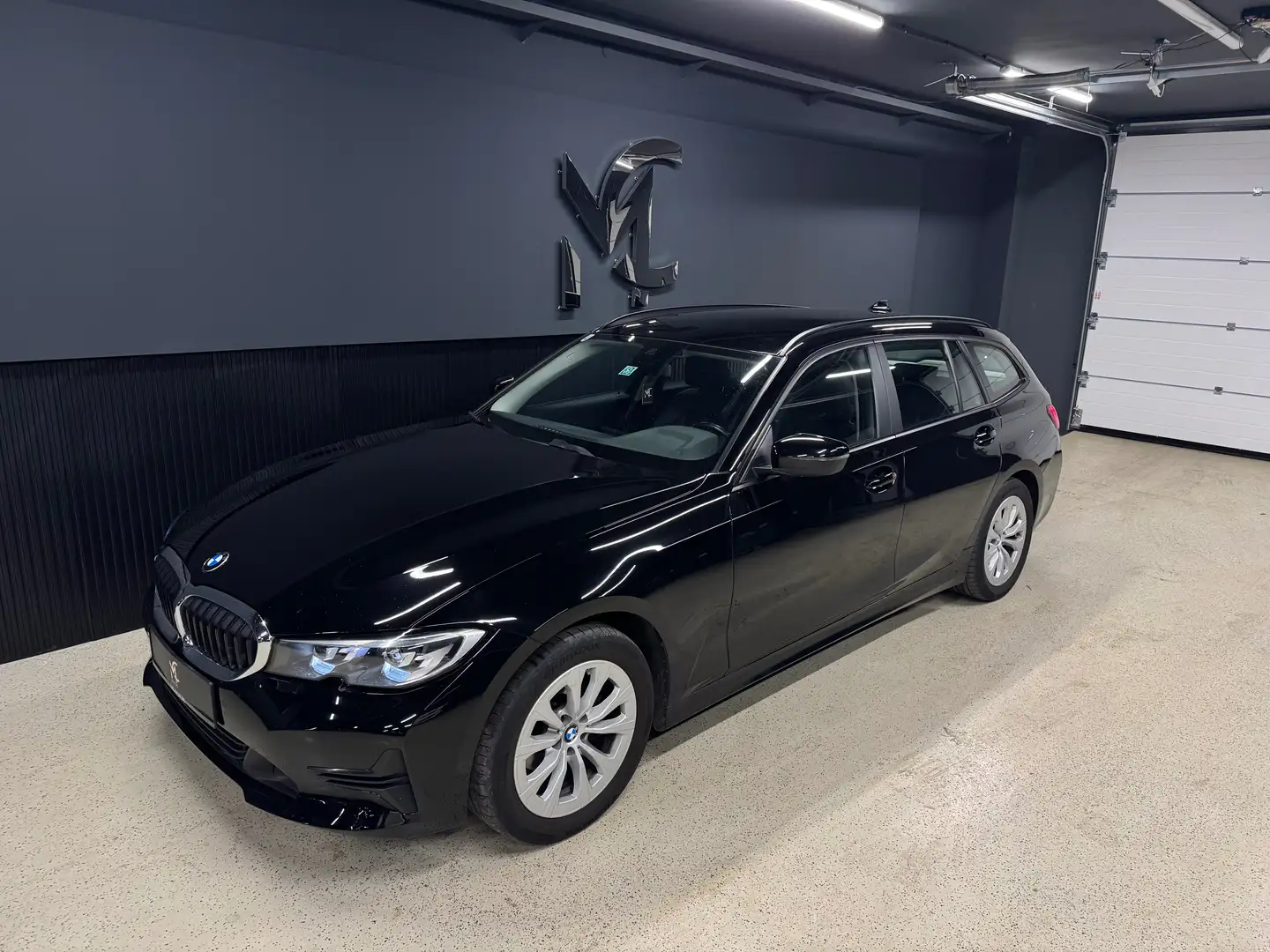 BMW 318 318d`LED`LEDER`SITZHEIZUNG`ELEKTR: HECKKLAPPE` Schwarz - 2