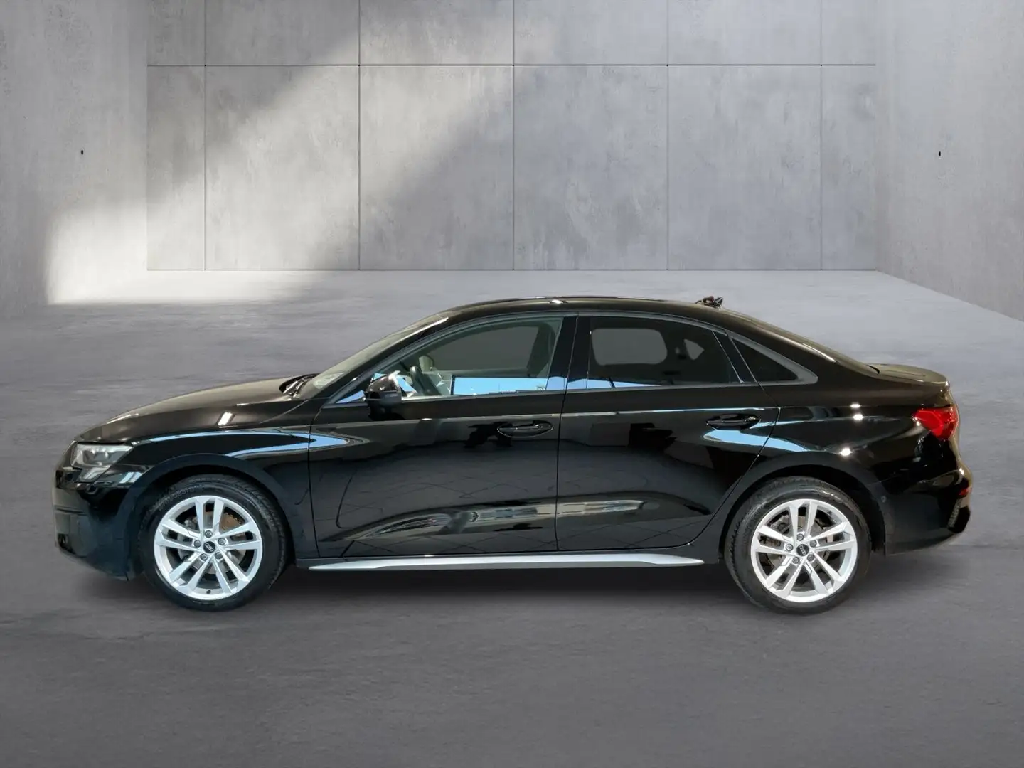 Audi A3 Limousine 30 TDI Schwarz - 2