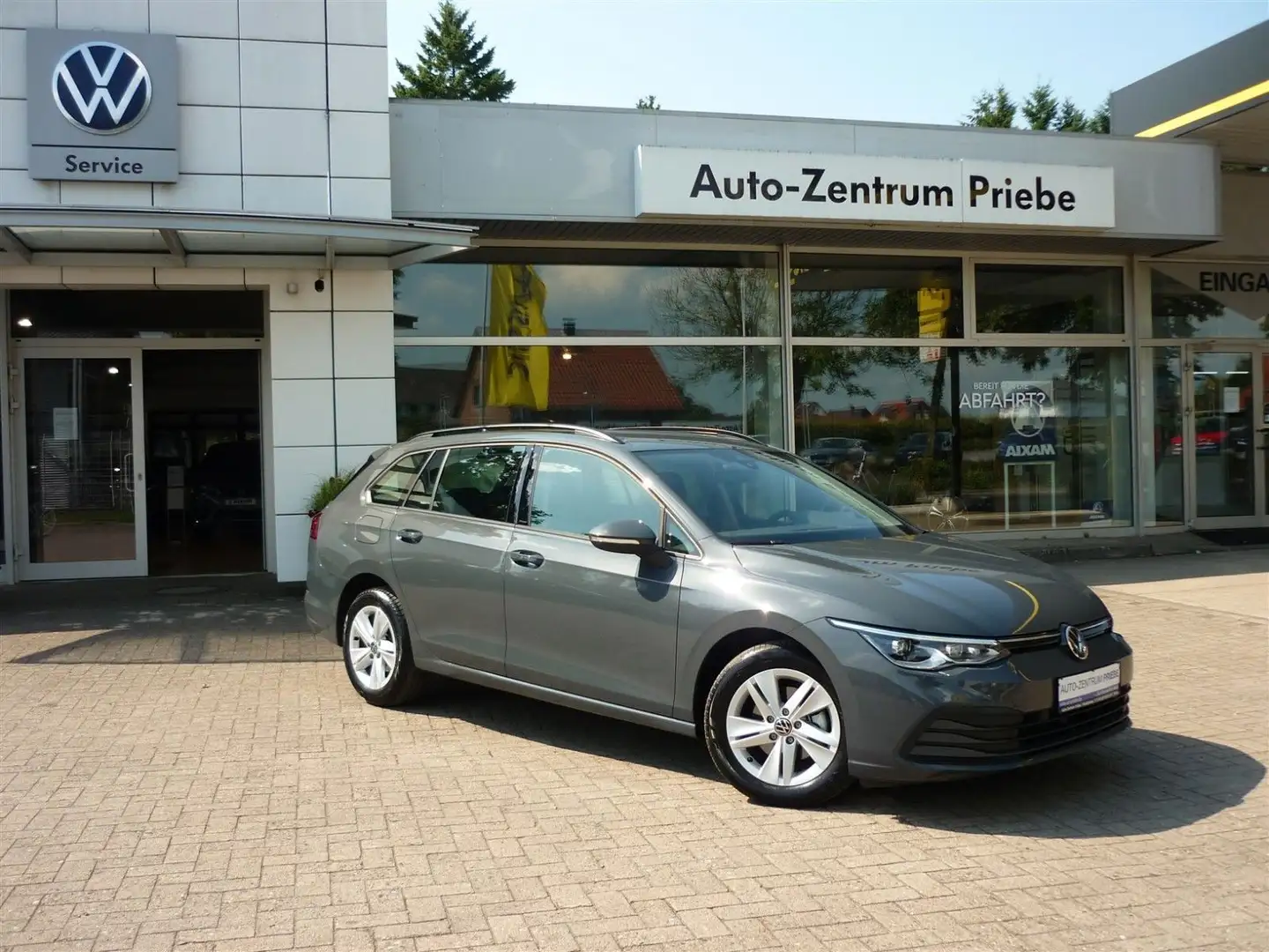 Volkswagen Golf VIII Var. Life eTSI DSG+Navi+AHK+ACC+Sitzh. Grau - 1