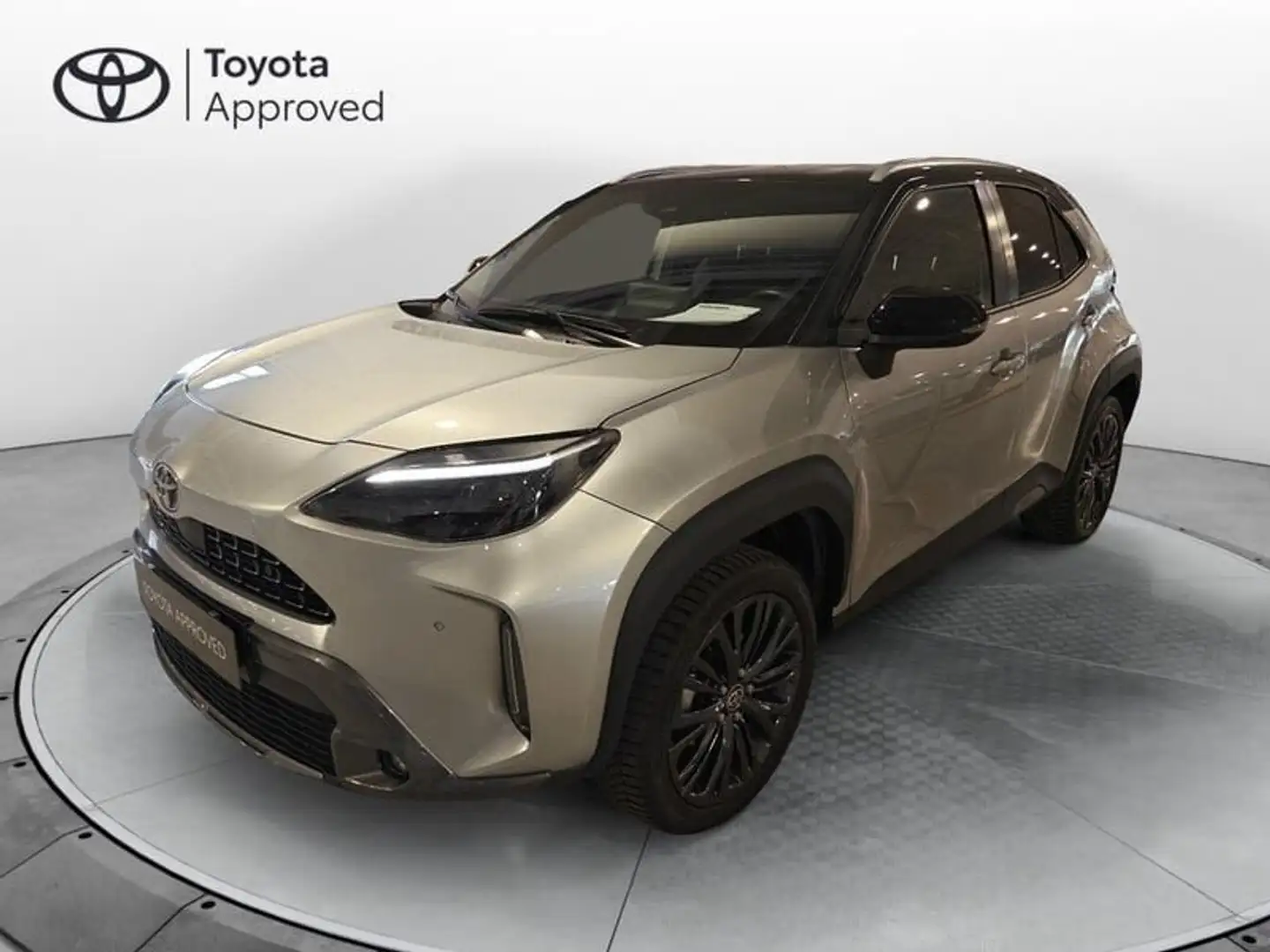 Toyota Yaris Cross 1.5 Hybrid 5p. E-CVT Adventure Grigio - 1