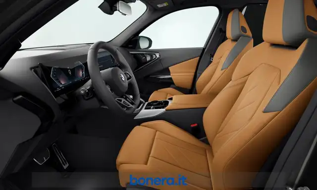 BMW X3 view 4