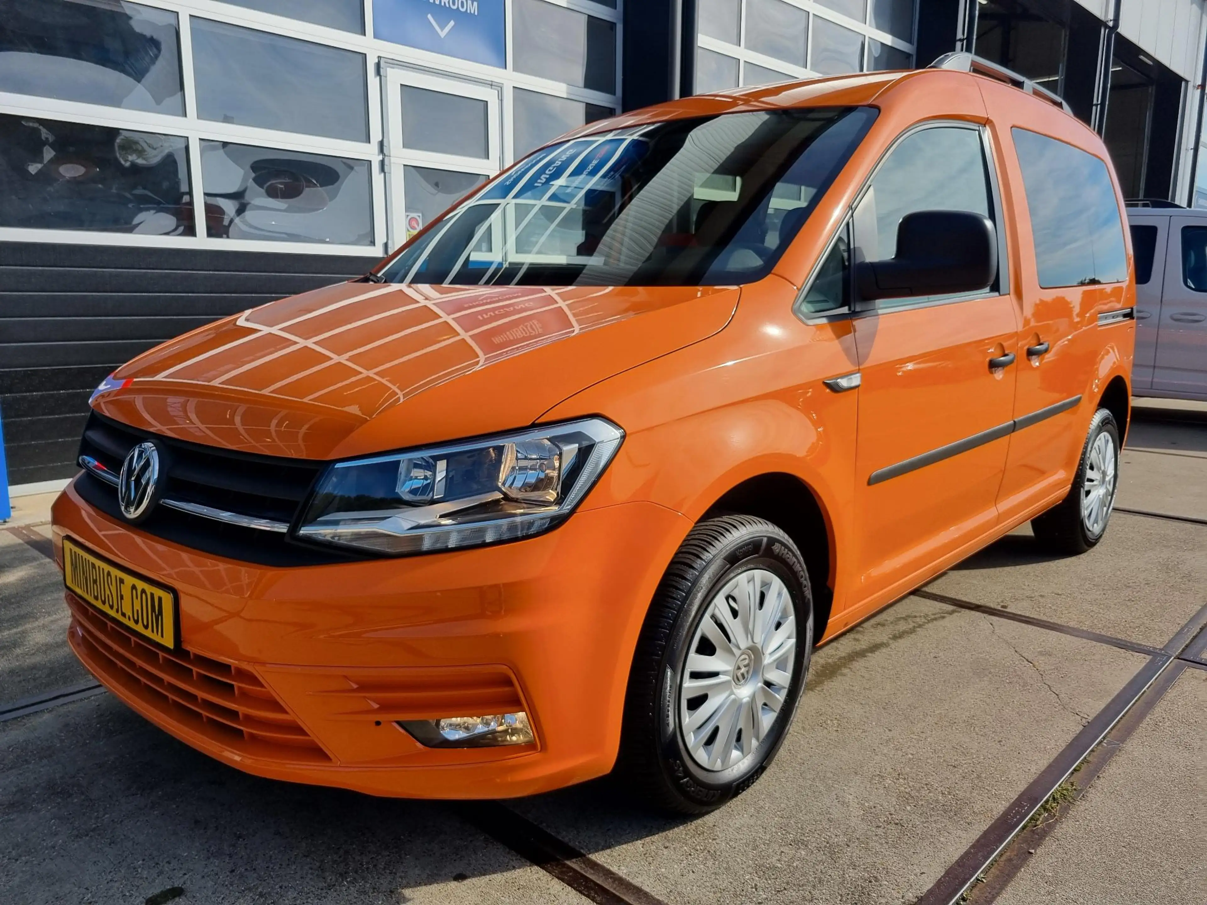 Volkswagen Caddy 1.2 TSI Luminous orange TREKHAAK / AC / CRUISE / P — photo 22