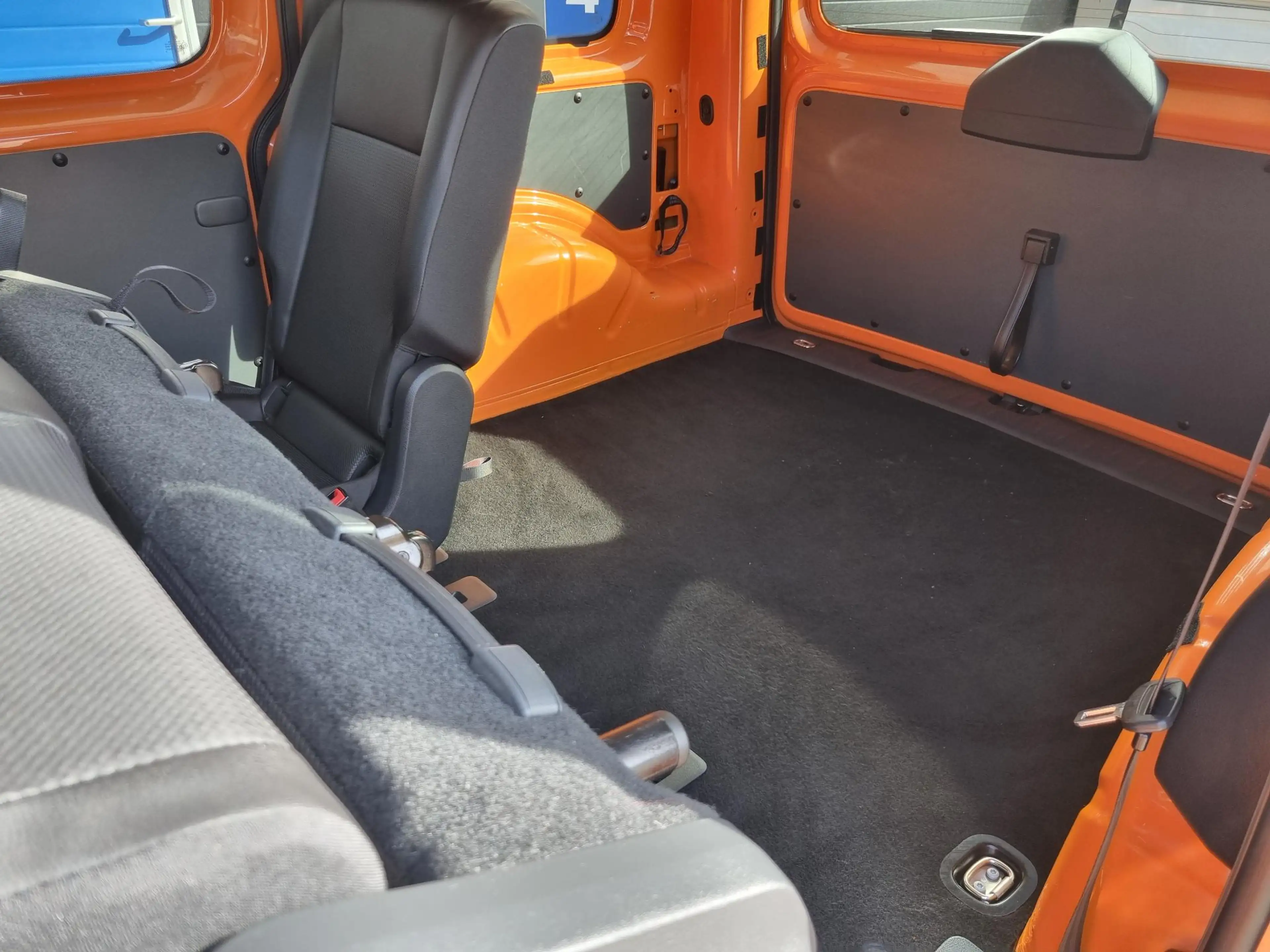 Volkswagen Caddy 1.2 TSI Luminous orange TREKHAAK / AC / CRUISE / P — photo 16