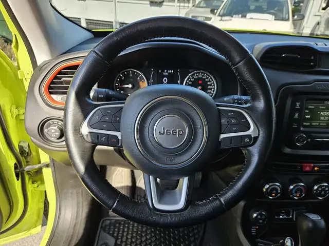 Jeep Renegade view 13