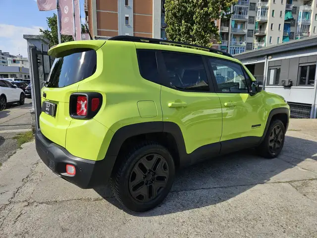 Jeep Renegade view 4