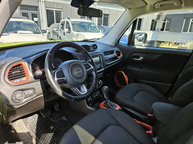 Jeep Renegade view 7