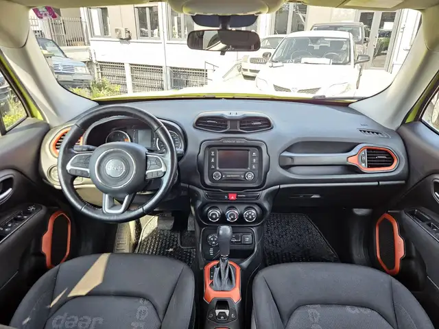 Jeep Renegade view 10