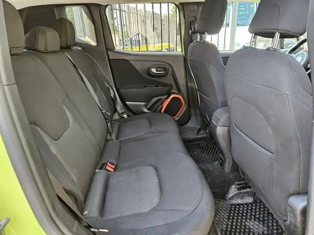 Jeep Renegade view 12