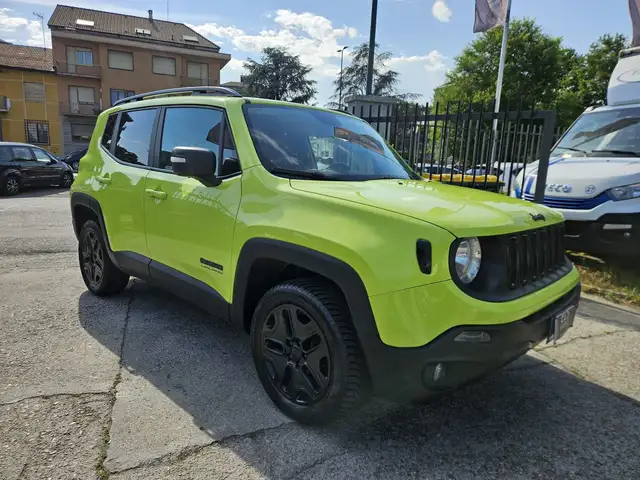 Jeep Renegade view 3