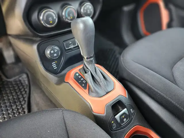 Jeep Renegade view 15