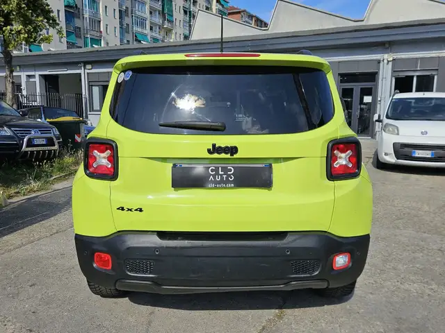 Jeep Renegade view 5