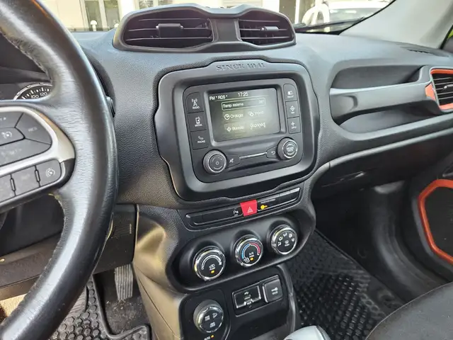 Jeep Renegade view 14