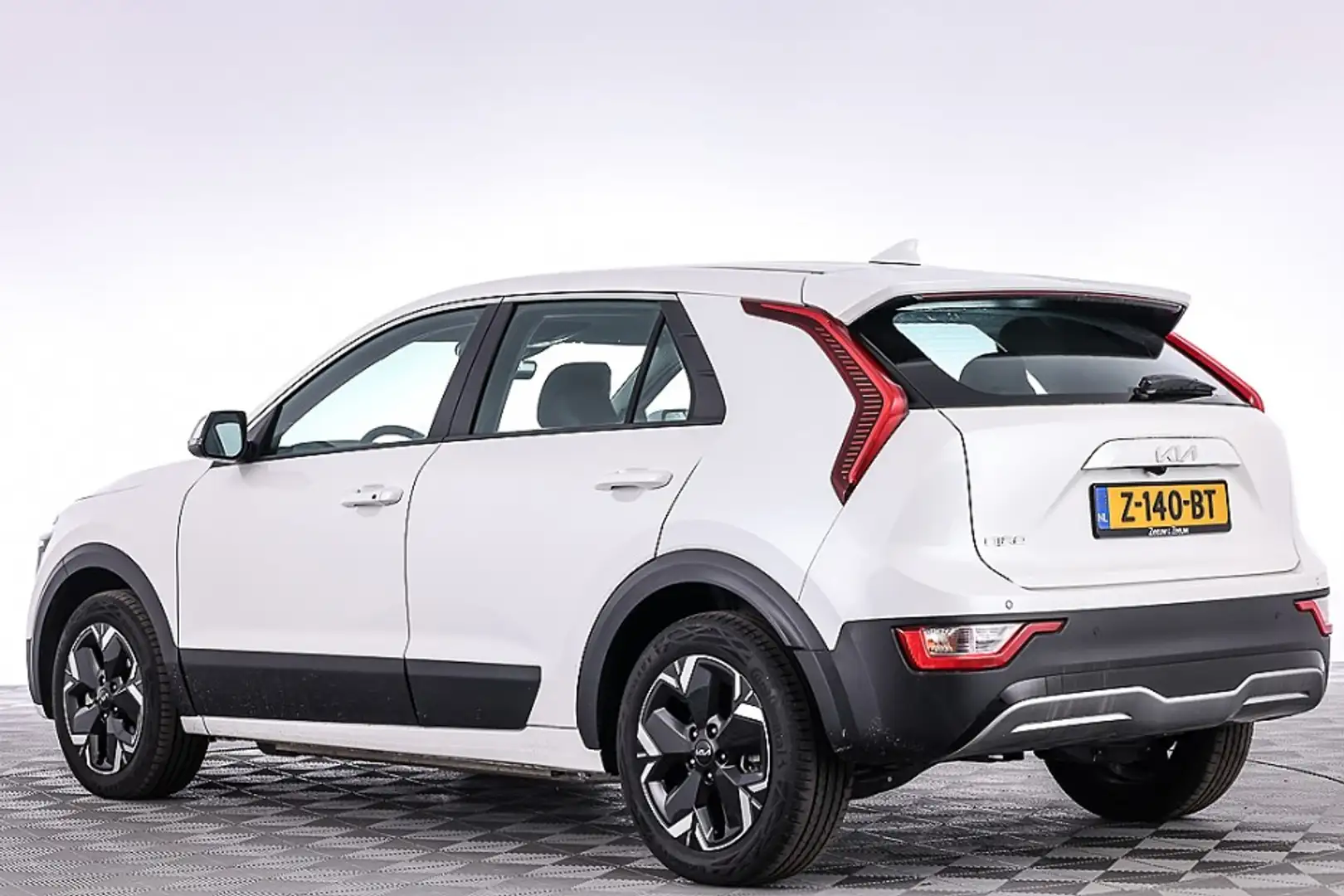 Kia e-Niro Light Edition 64.8 kWh | NAVI | AIRCO-ECC Wit - 2