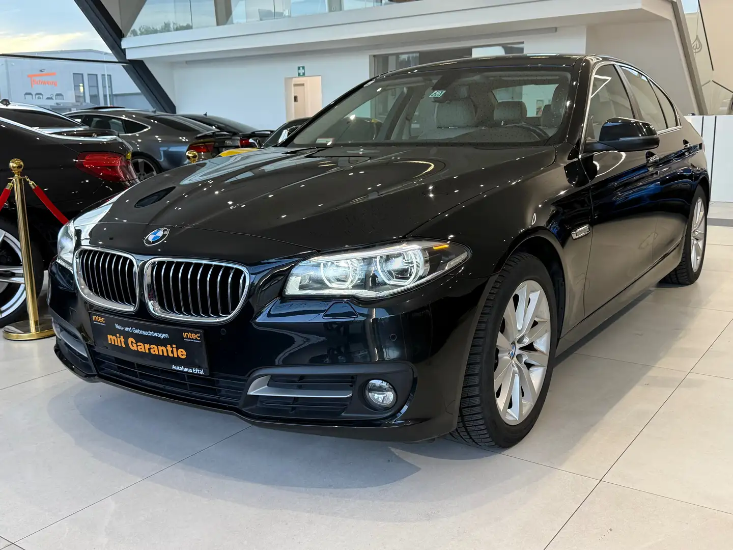 BMW 520 520d xDrive Aut.*NAVI*XENON*LEDER*SITZHZG*KREDIT* Schwarz - 2