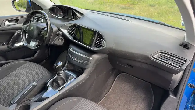 Peugeot 308 view 10