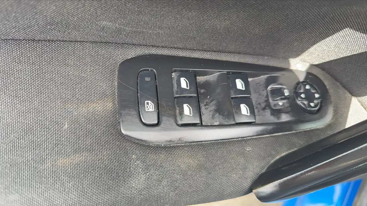 Peugeot 308 308 — photo 28