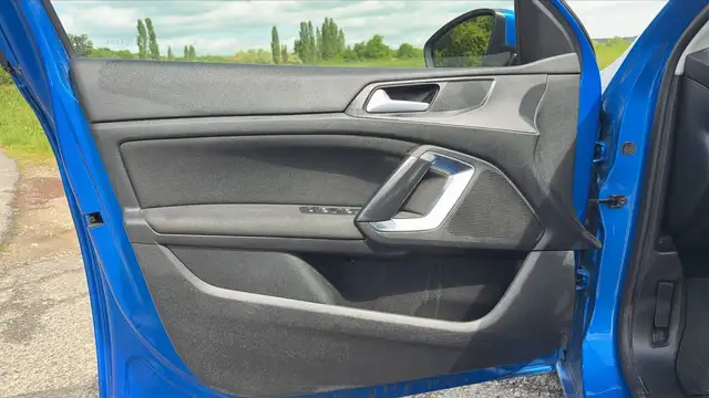 Peugeot 308 view 7