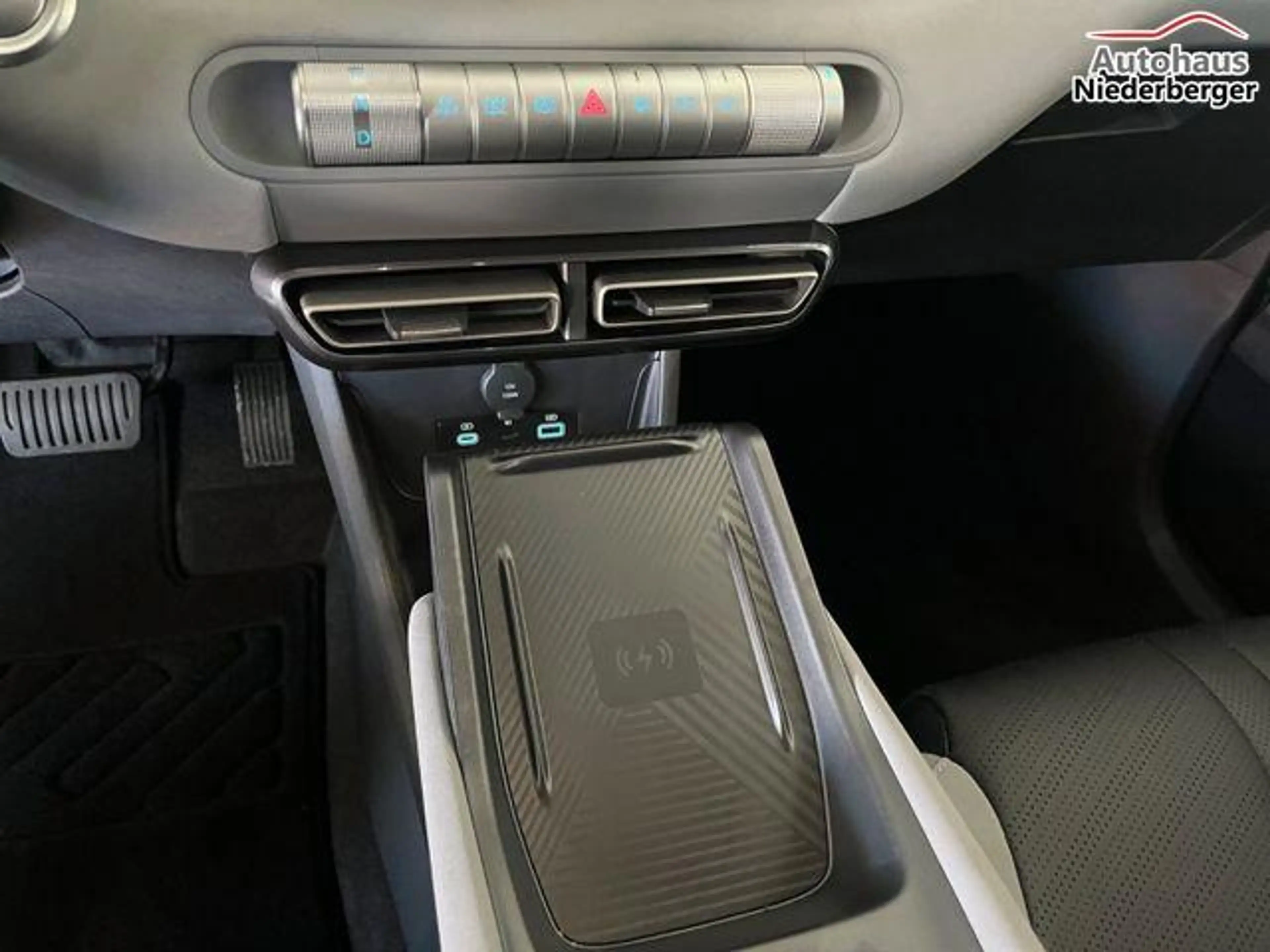 BYD Dolphin Surf Comfort/ACC/LEDER/360°/SHZ/NAV/ 115 kW (156 PS)... — photo 13