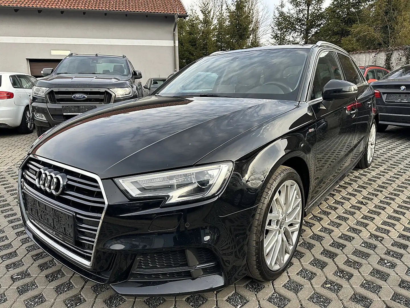 Audi A3 SB 2,0 TDI quattro sport Schwarz - 2