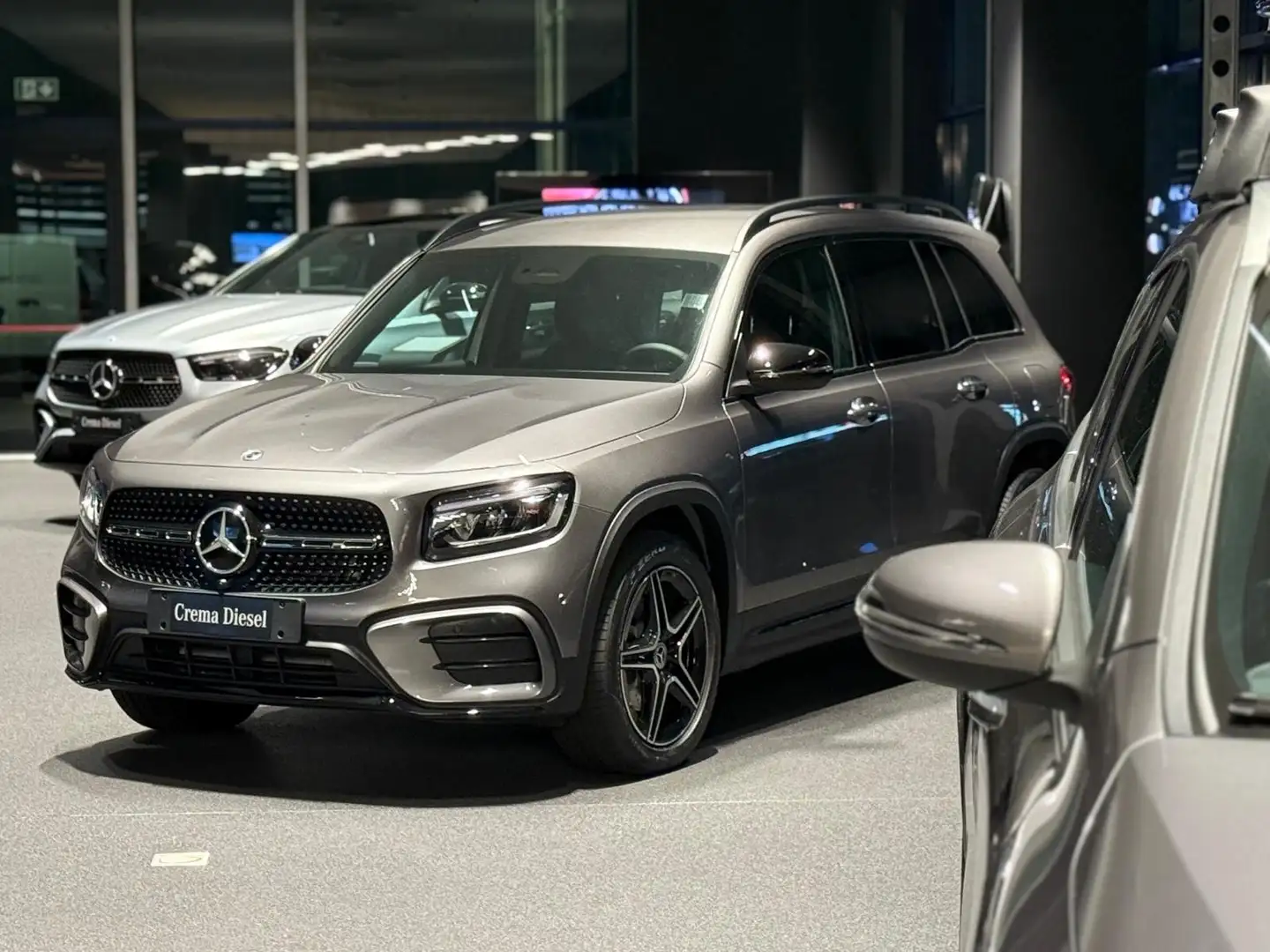 Mercedes-Benz GLB 200 GLB 200d AMG Line ADVANCED PLUS Gris - 1