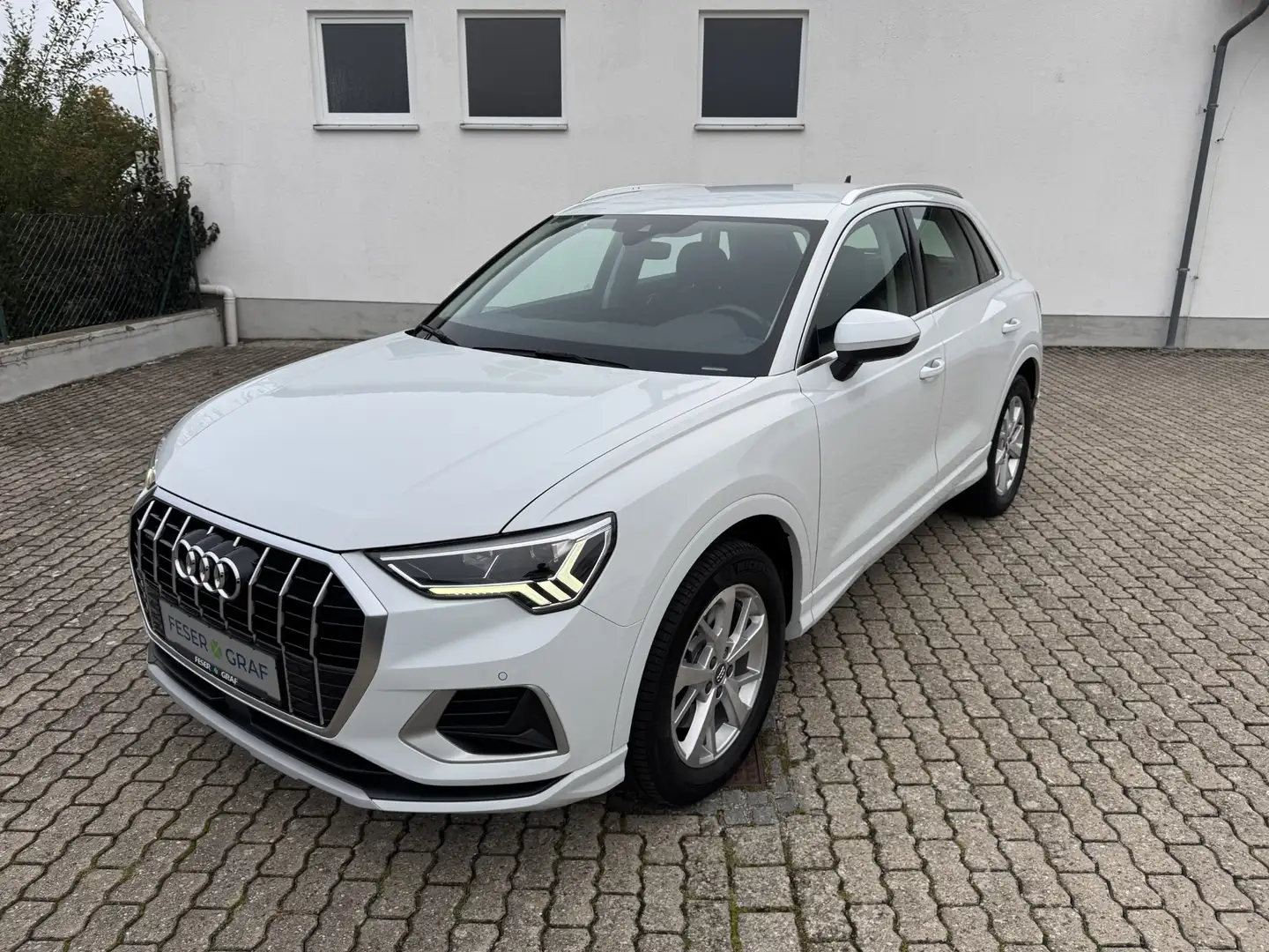Audi Q3 advanced 40 TFSI qu. S-Tr. eHECK LED NAVI Weiß - 2