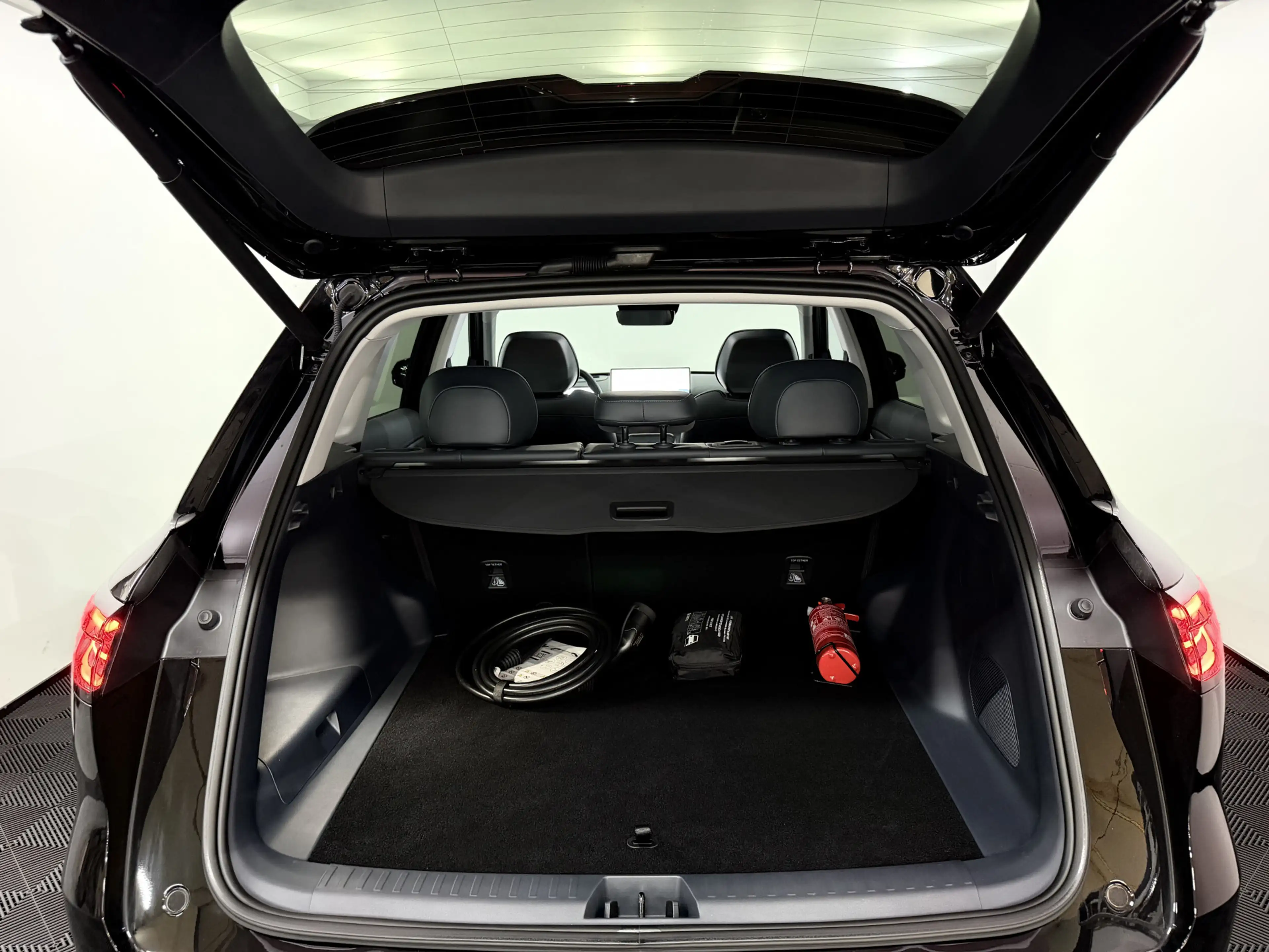 Geely Starray EM-i 1.5 Max+ Panoramadak, Leder, 360 Camera, Stoelverw — photo 35