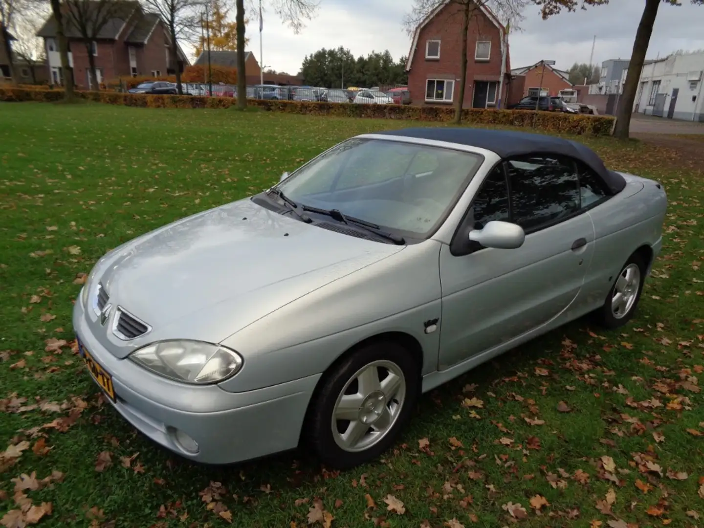 Renault Megane cabrio met nieuwe a p k Gri - 1