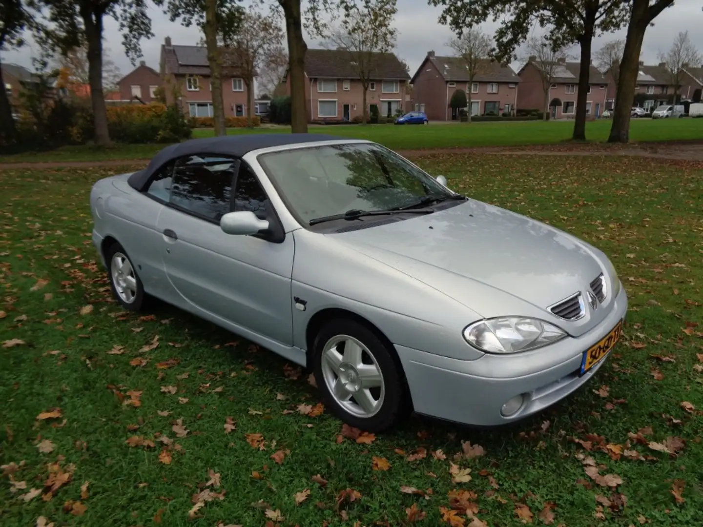 Renault Megane cabrio met nieuwe a p k Gri - 2