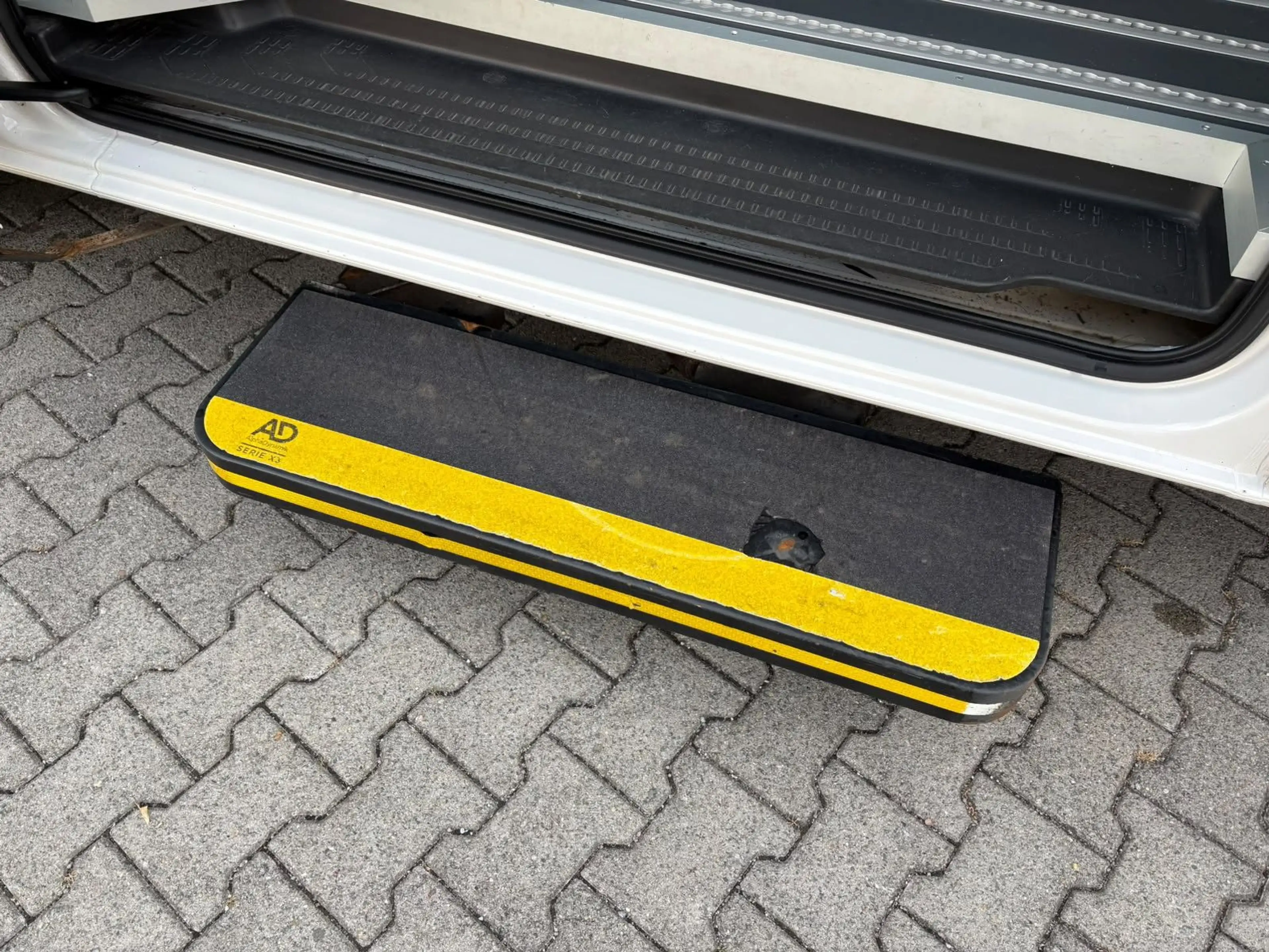 Volkswagen Crafter mittellang Hochdach LIFT TRITTSTUFE BTW — photo 14