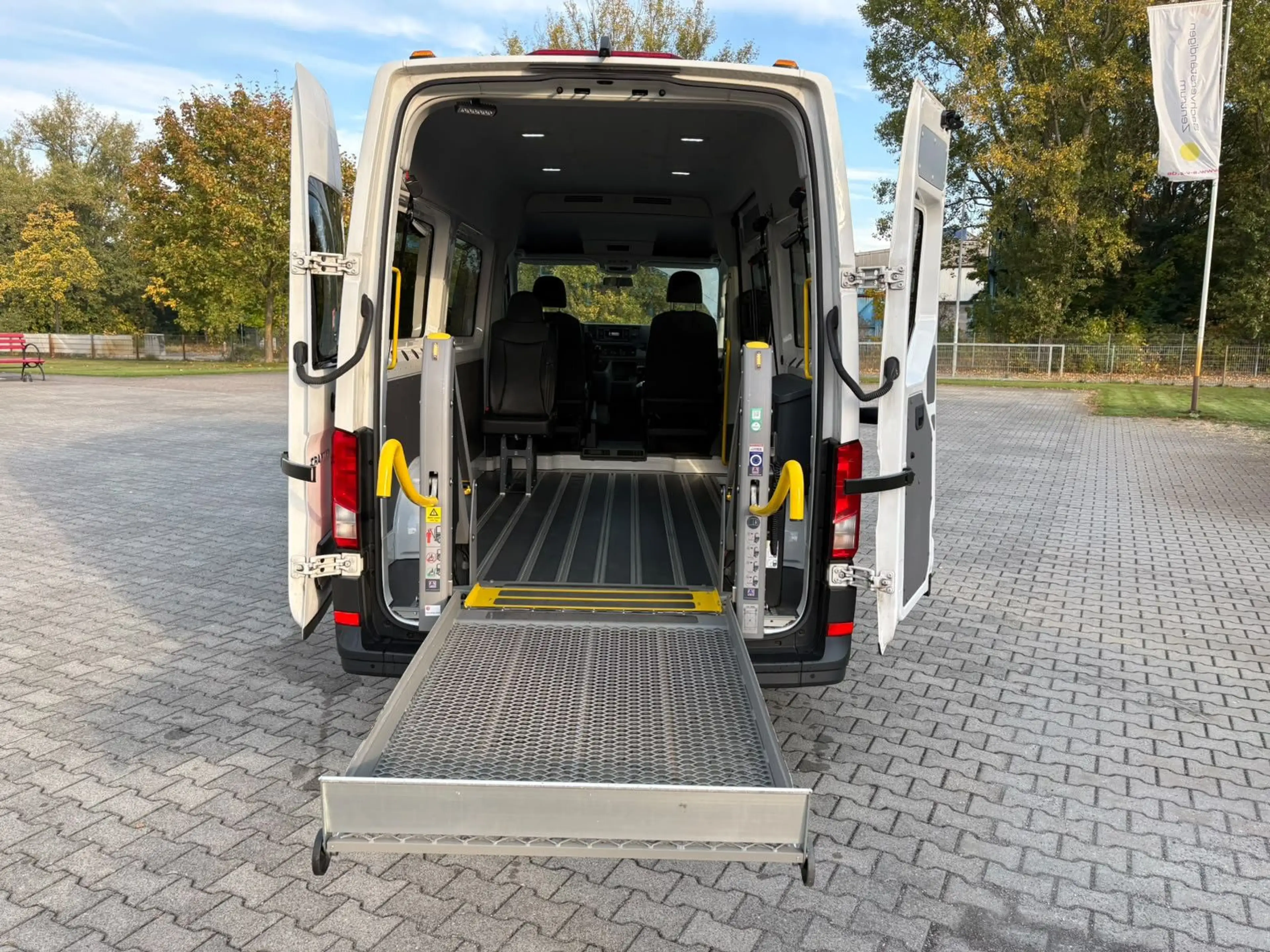Volkswagen Crafter mittellang Hochdach LIFT TRITTSTUFE BTW — photo 10