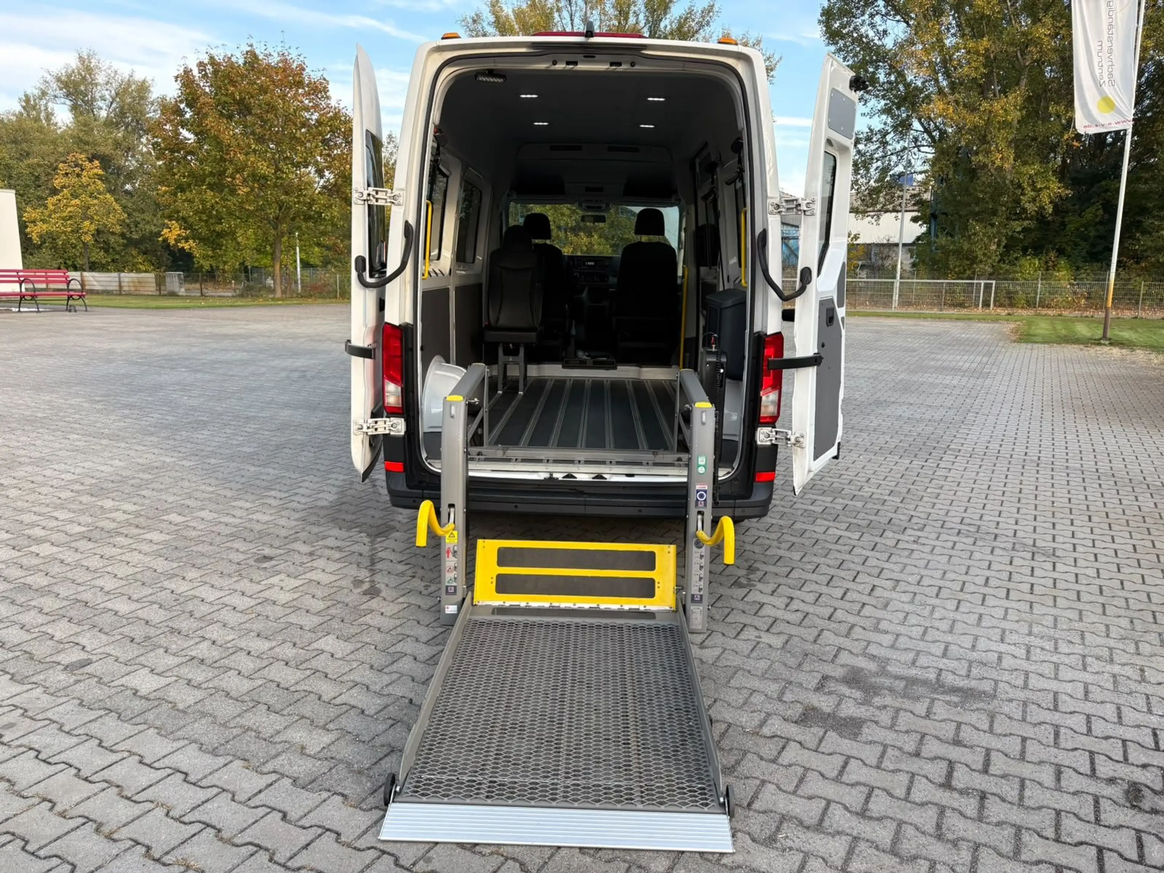 Volkswagen Crafter mittellang Hochdach LIFT TRITTSTUFE BTW — photo 6
