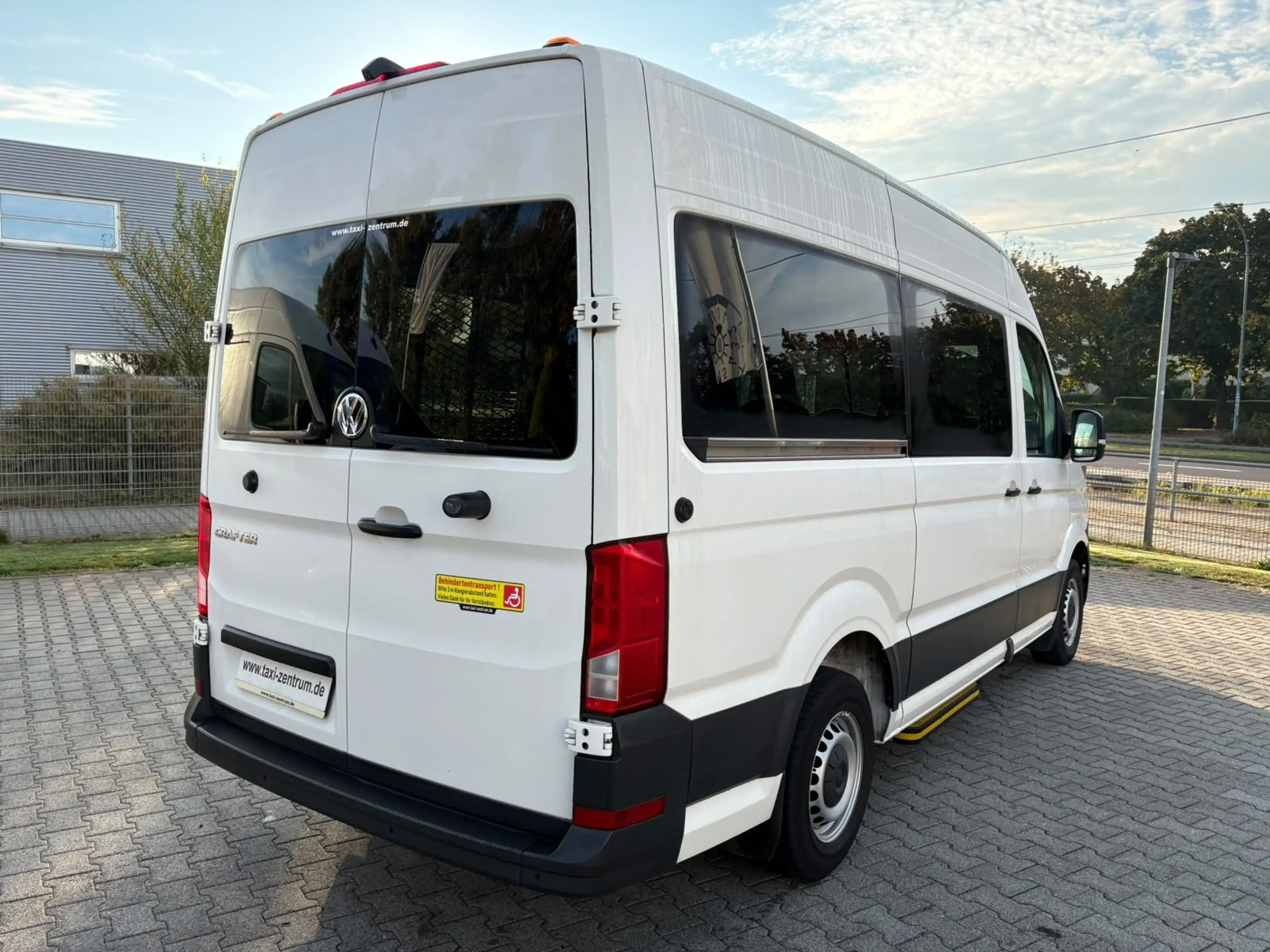Volkswagen Crafter mittellang Hochdach LIFT TRITTSTUFE BTW — photo 4