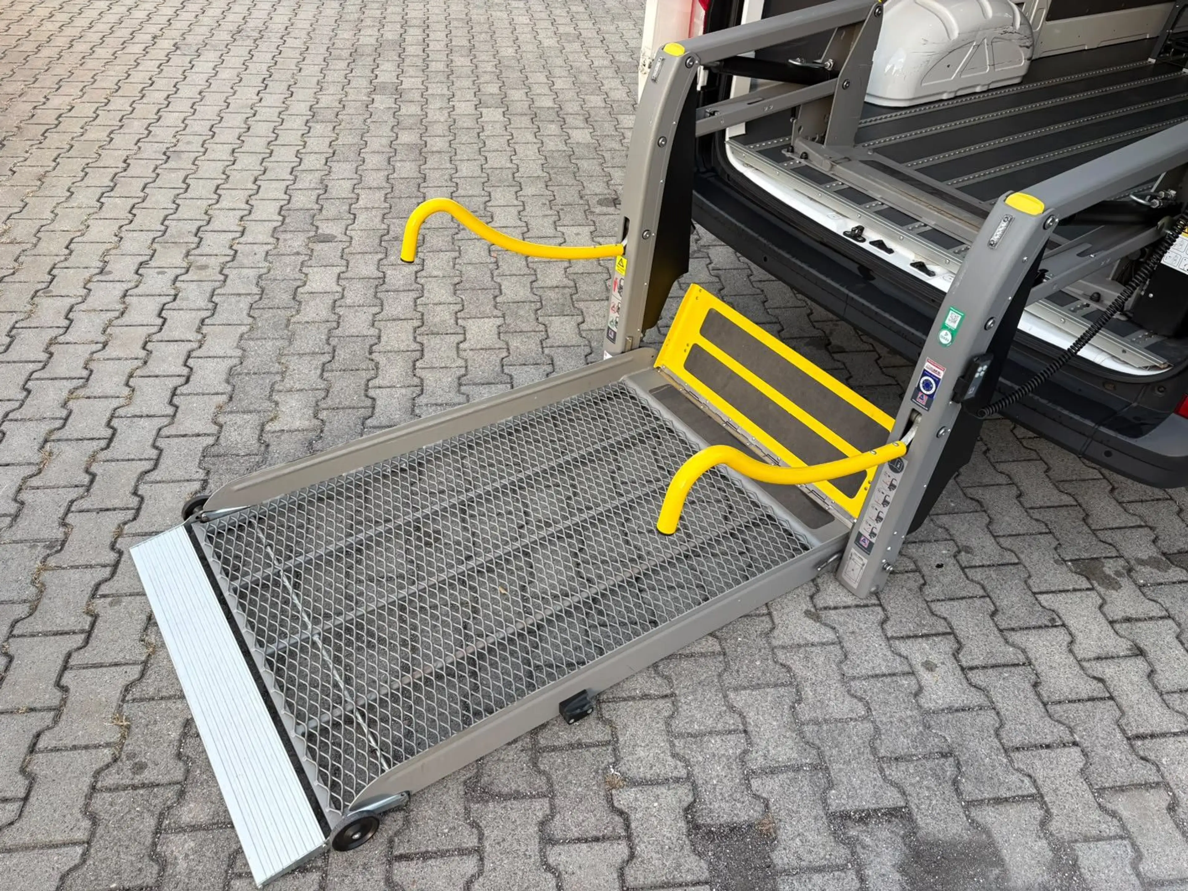 Volkswagen Crafter mittellang Hochdach LIFT TRITTSTUFE BTW — photo 8