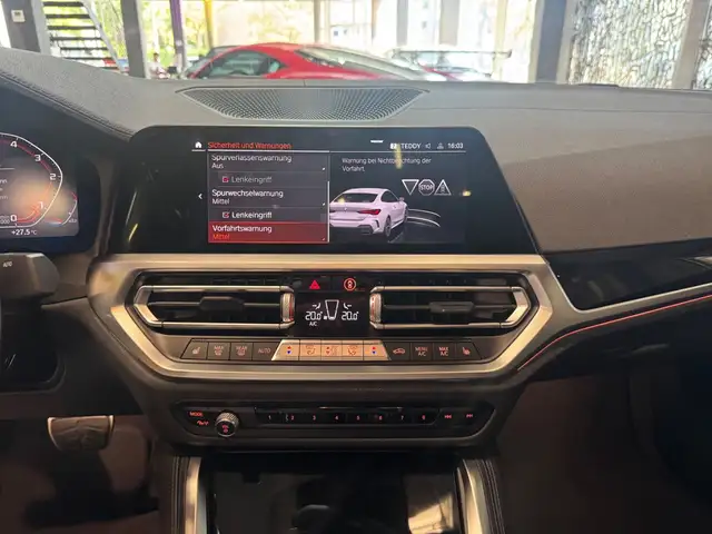 BMW M4 view 21