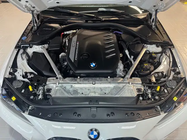 BMW M4 view 30