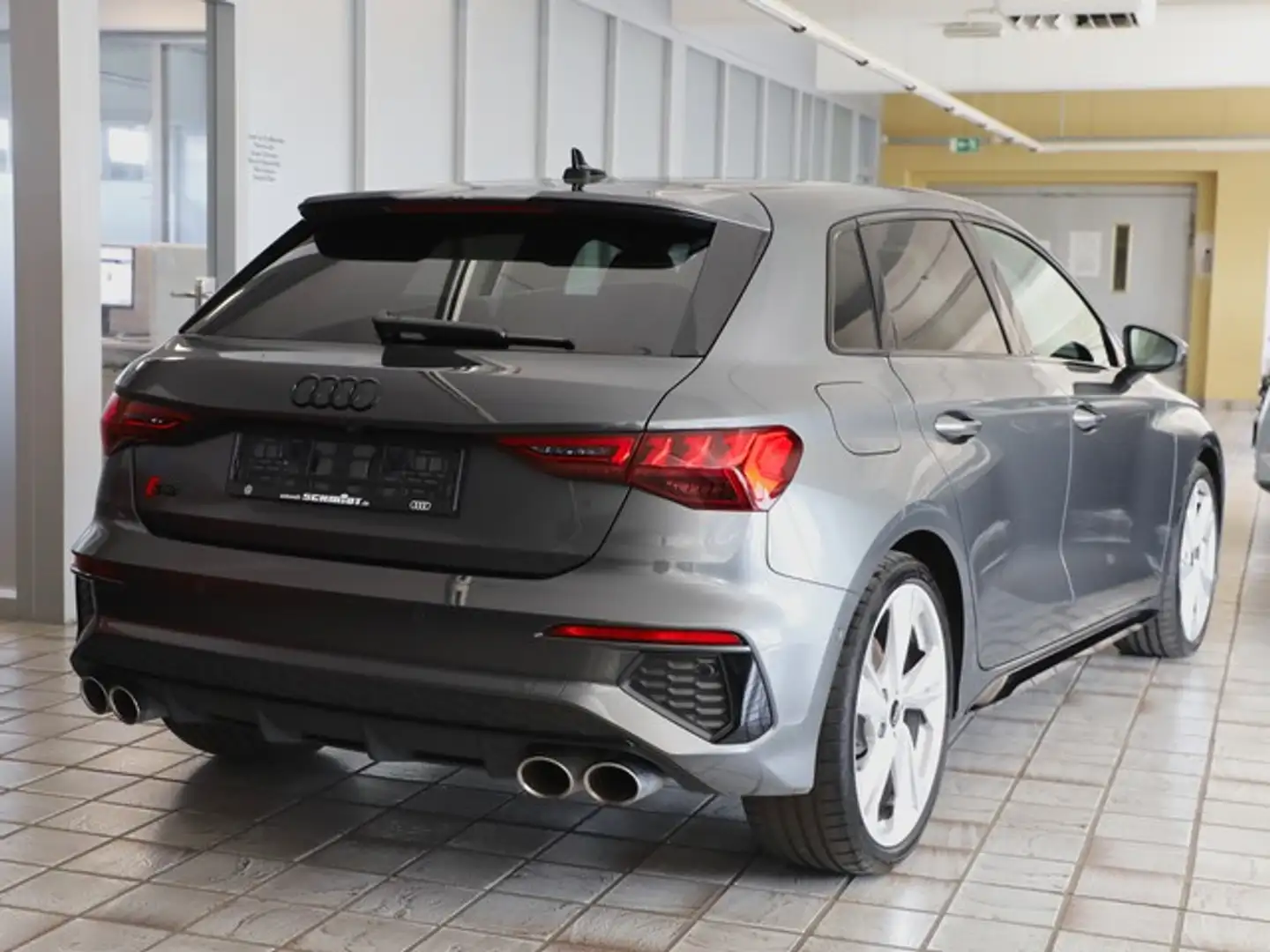 Audi S3 Sportback LM19 Matrix LED B&O Navi+ ACC Businessp. Gris - 2