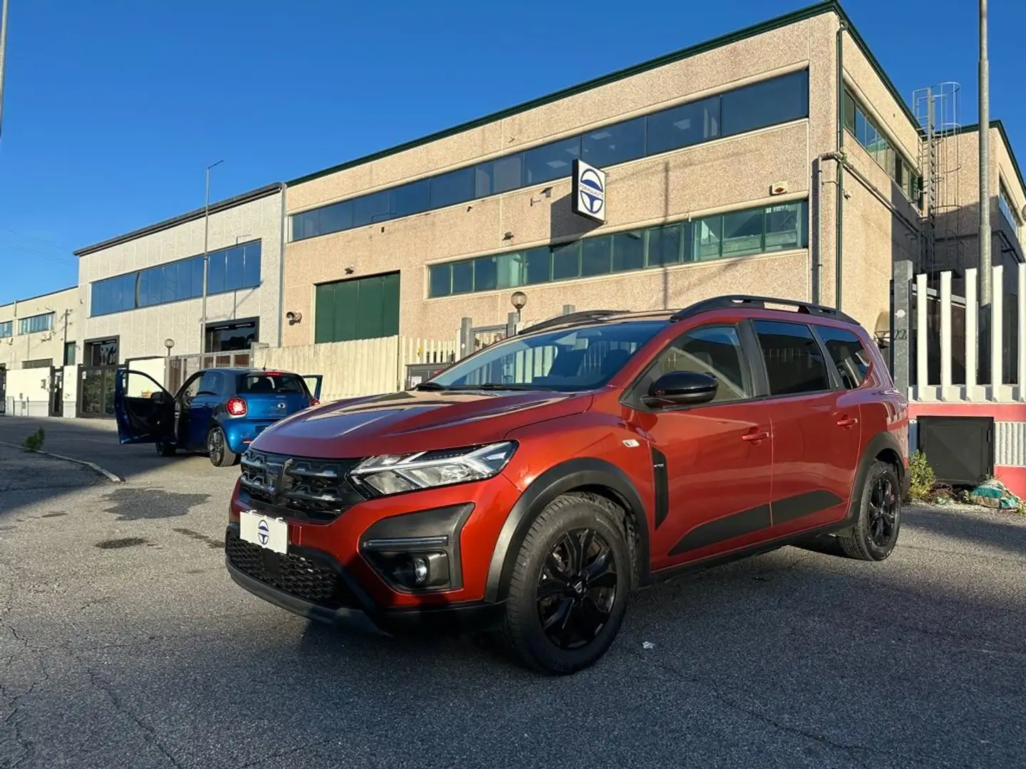 Dacia Jogger 1.0 TCe 110 CV 7 posti Extreme-up Arancione - 1
