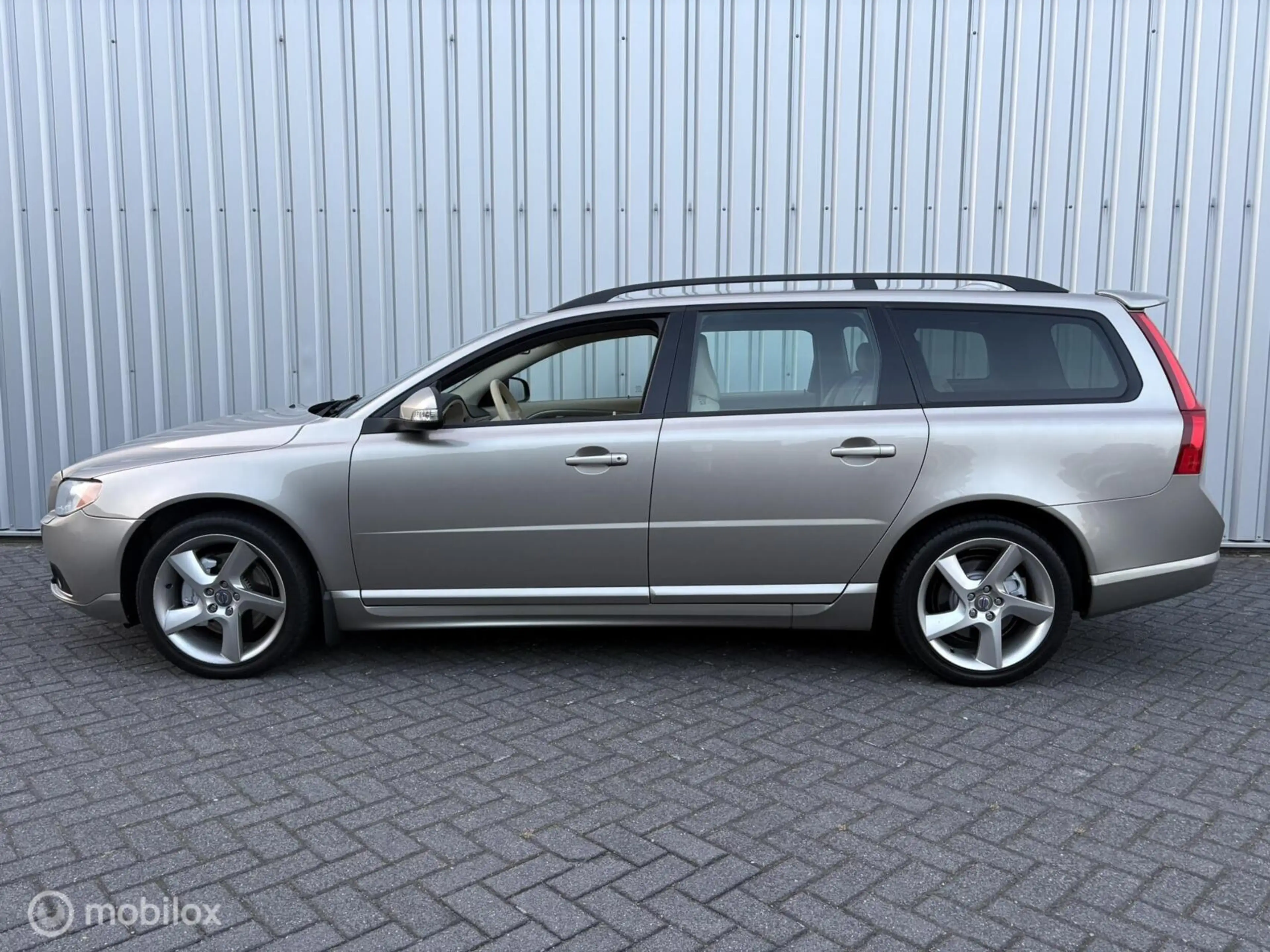 Volvo V70 3.2 Momentum | Aut | ACC | 238pk | Youngtimer | 07 — photo 6