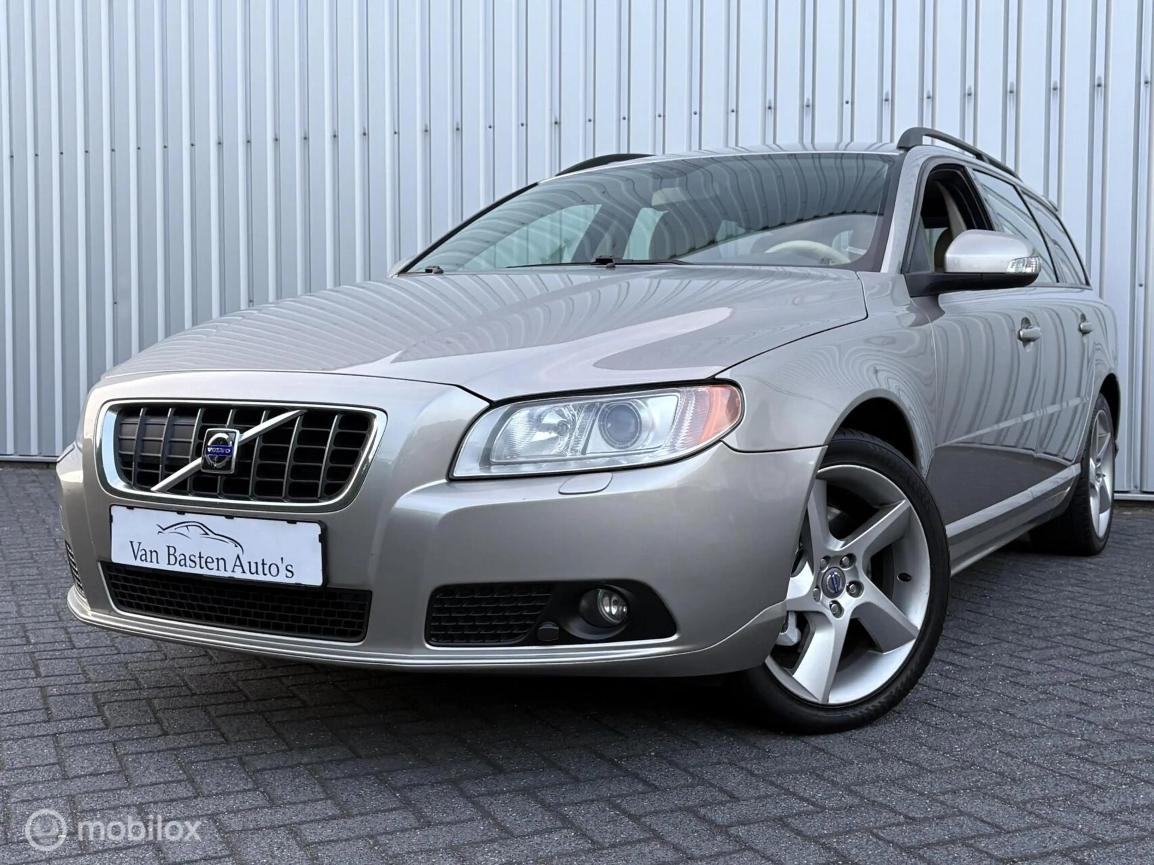 Volvo V70 3.2 Momentum | Aut | ACC | 238pk | Youngtimer | 07 — photo 4
