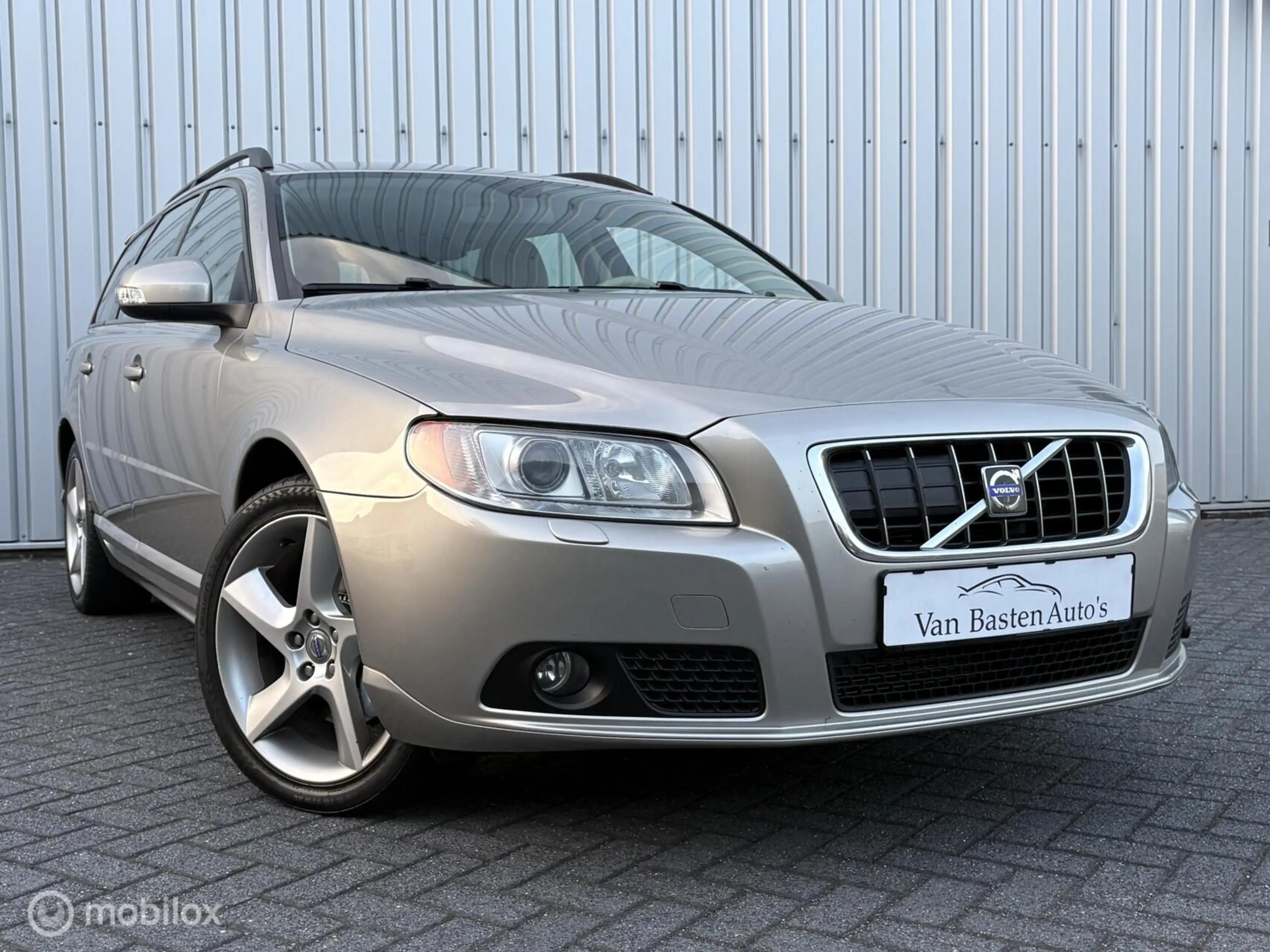 Volvo V70 3.2 Momentum | Aut | ACC | 238pk | Youngtimer | 07