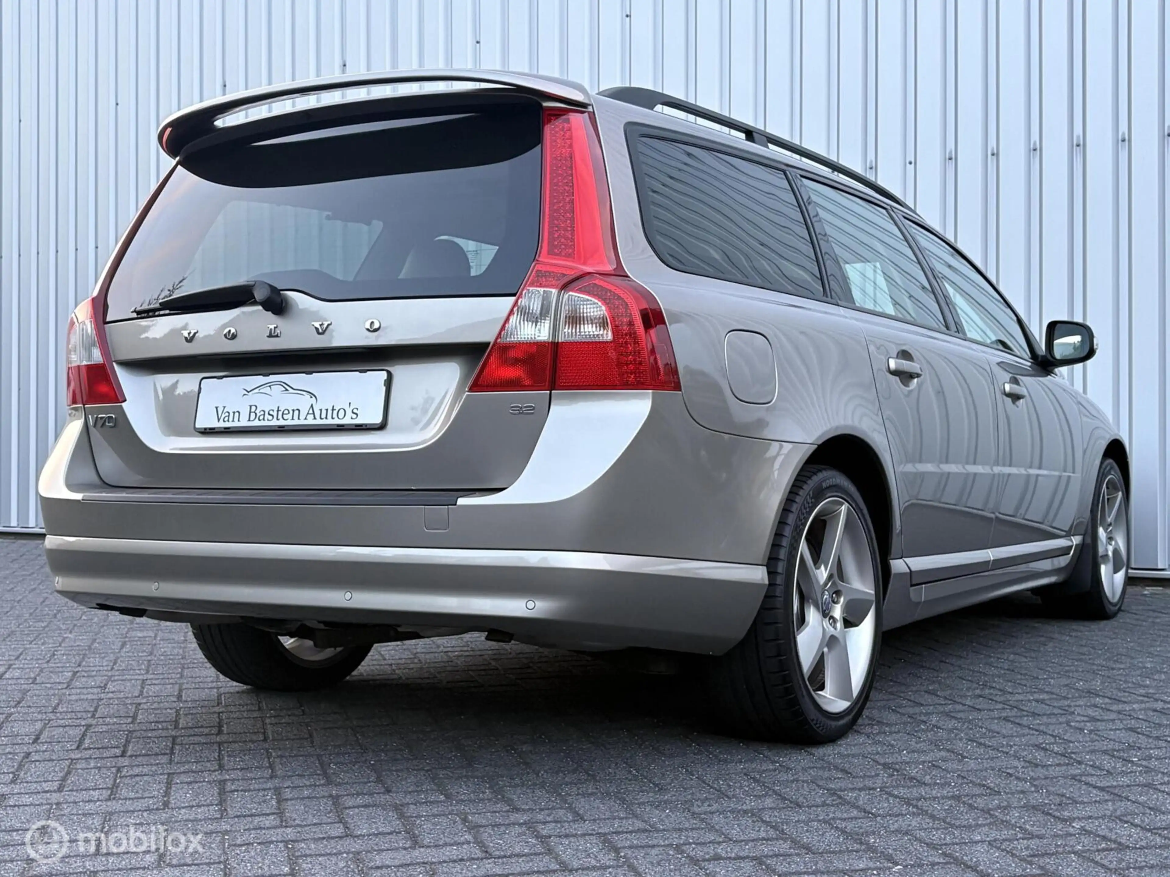 Volvo V70 3.2 Momentum | Aut | ACC | 238pk | Youngtimer | 07 — photo 9