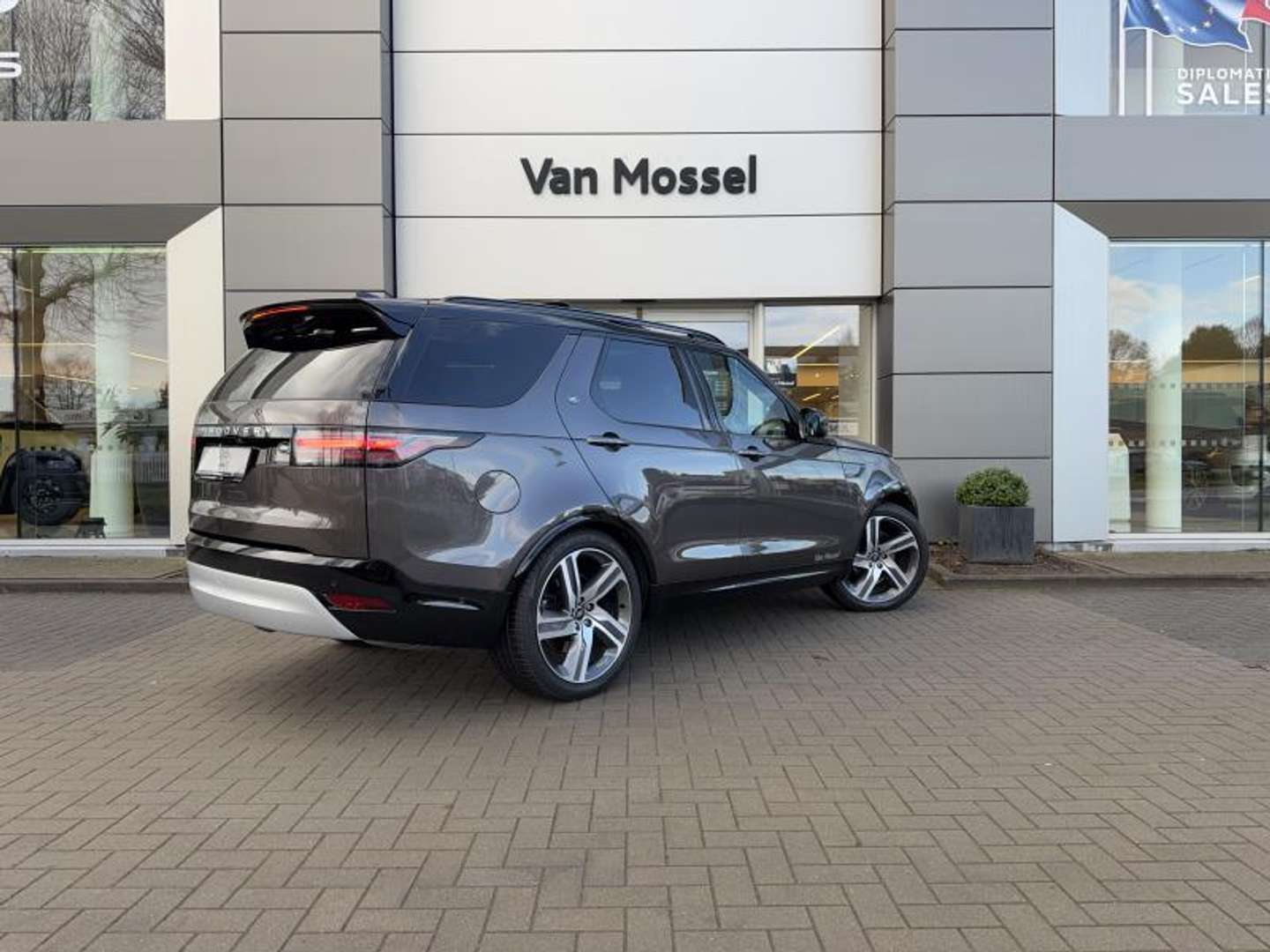 Land Rover Discovery Metropolitan Edition D300 -  - Joinsteer - #4